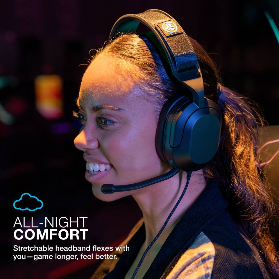 ALL-NIGHT COMFORT  
Stretchable headband flexes with you—game longer, feel better.