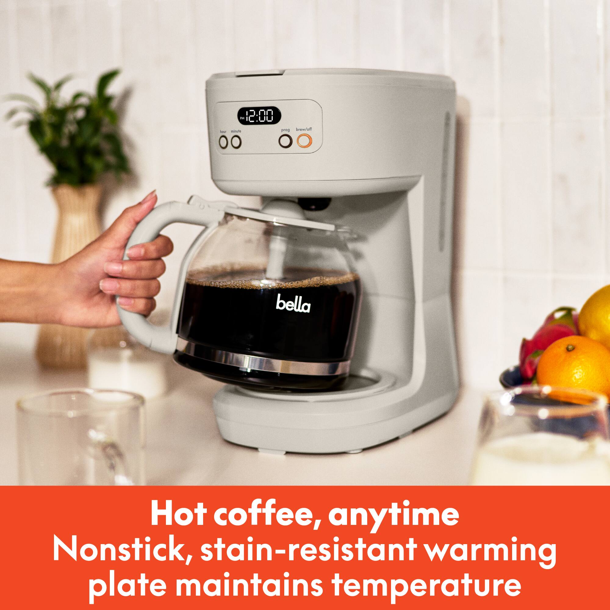 - 12:00 - E Aeuru - 00 0 bella
- Hot coffee, anytime
- Nonstick, stain-resistant warming plate maintains temperature