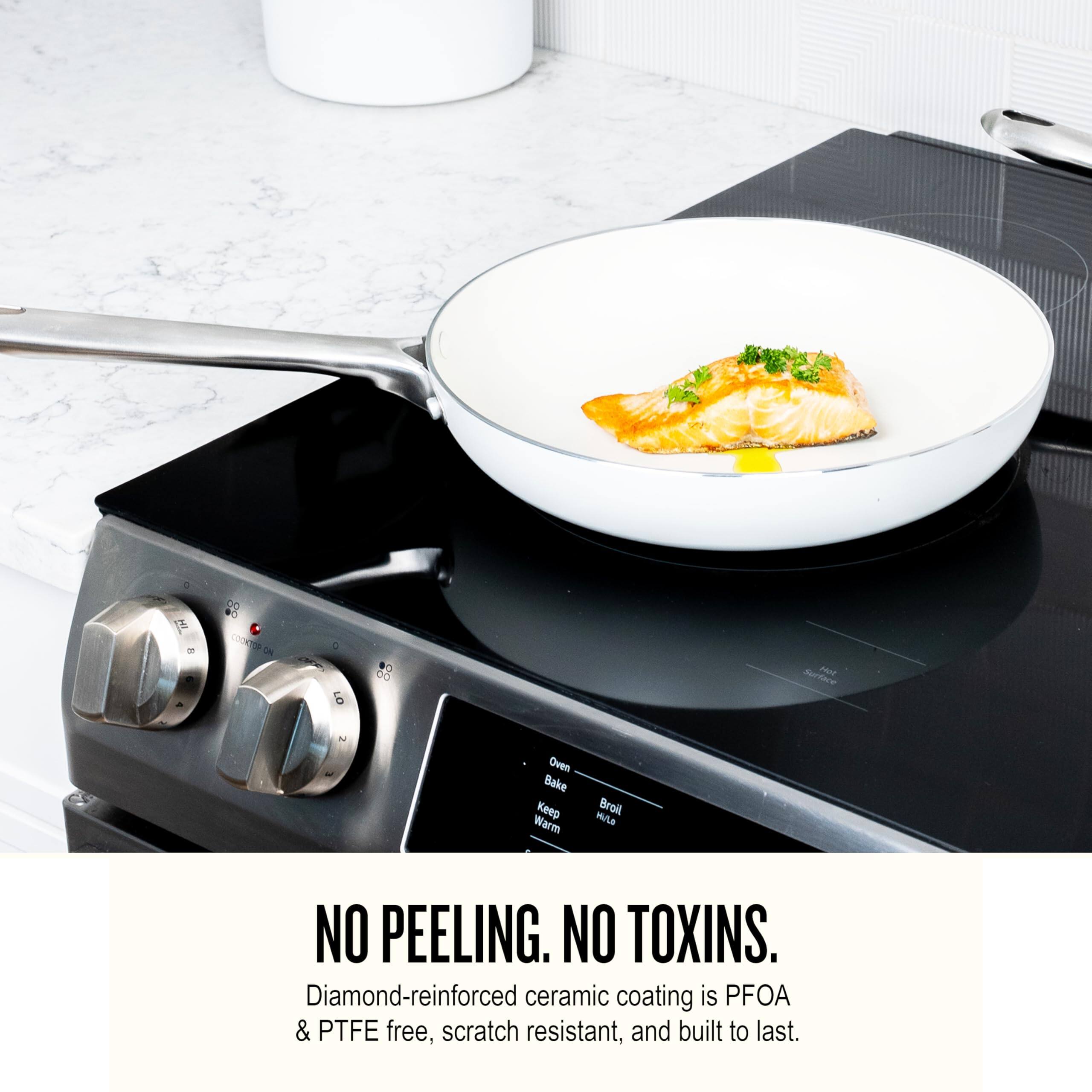 NO PEELING. NO TOXINS.

Diamond-reinforced ceramic coating is PFOA & PTFE free, scratch resistant, and built to last.
