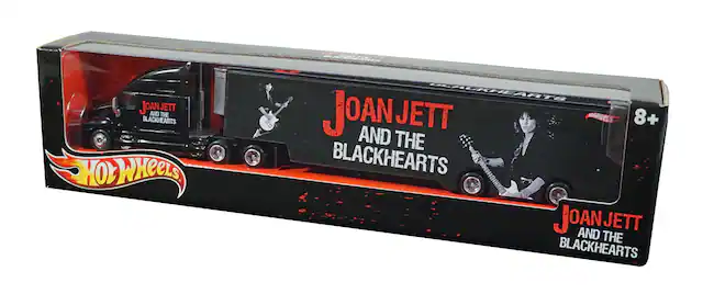 JOAN JETT AND THE BLACKHEARTS
JOAN JETT AND THE BLACKHEARTS
JOAN JETT AND THE BLACKHEARTS
8+