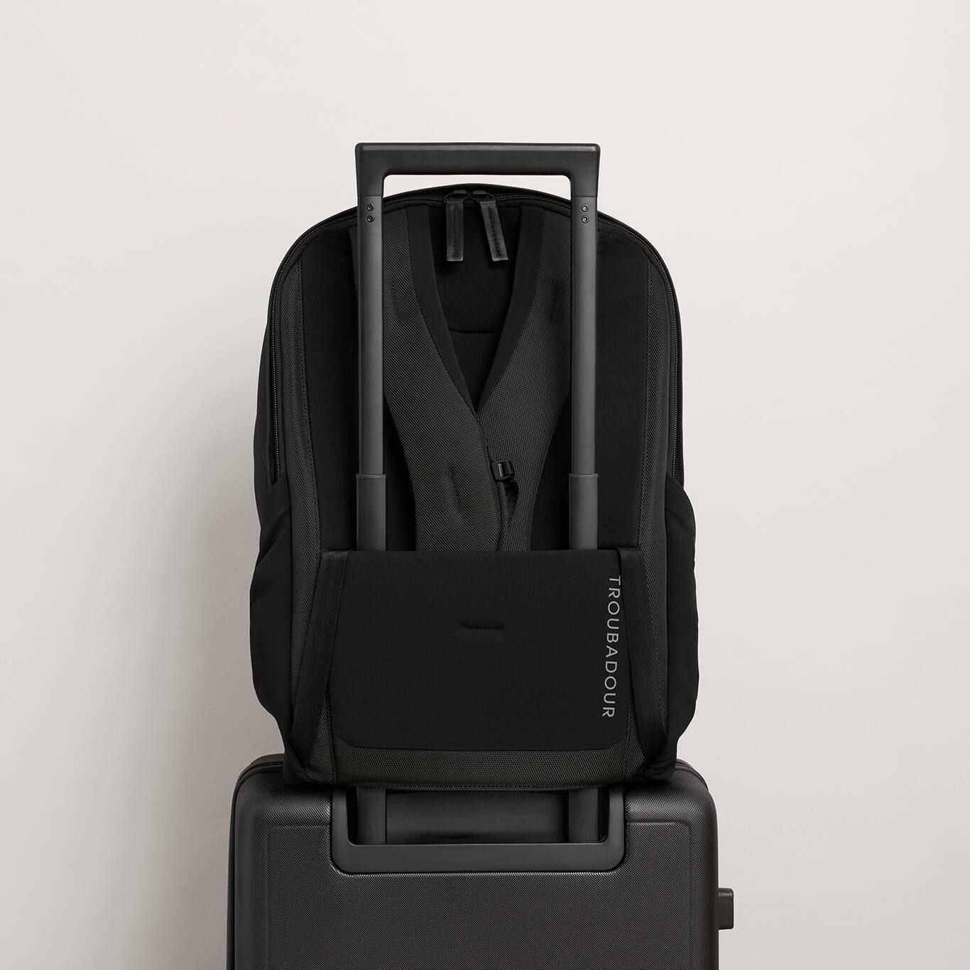 Alt View 4. Troubadour - Neo Laptop Backpack - Charcoal Black.