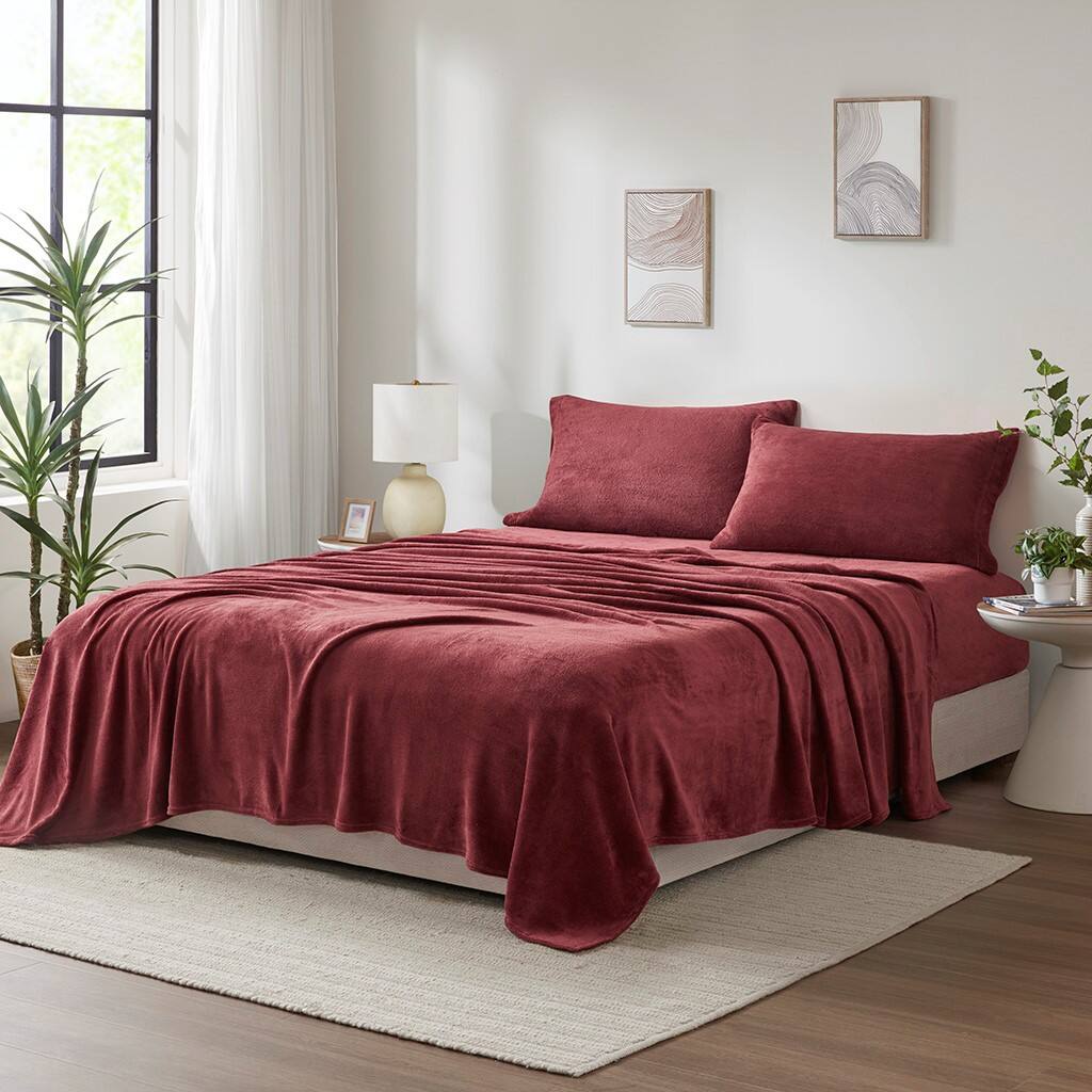 Alt View 1. Gracie Mills - Gracie Mills Dashiell Micro Plush Sheet Set - Burgundy.