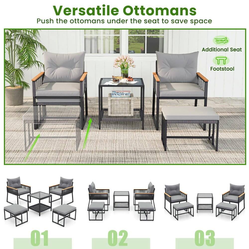 Versatile Ottomans  
Push the ottomans under the seat to save space  

Additional Seat  
Footstool  

01  
02  
03