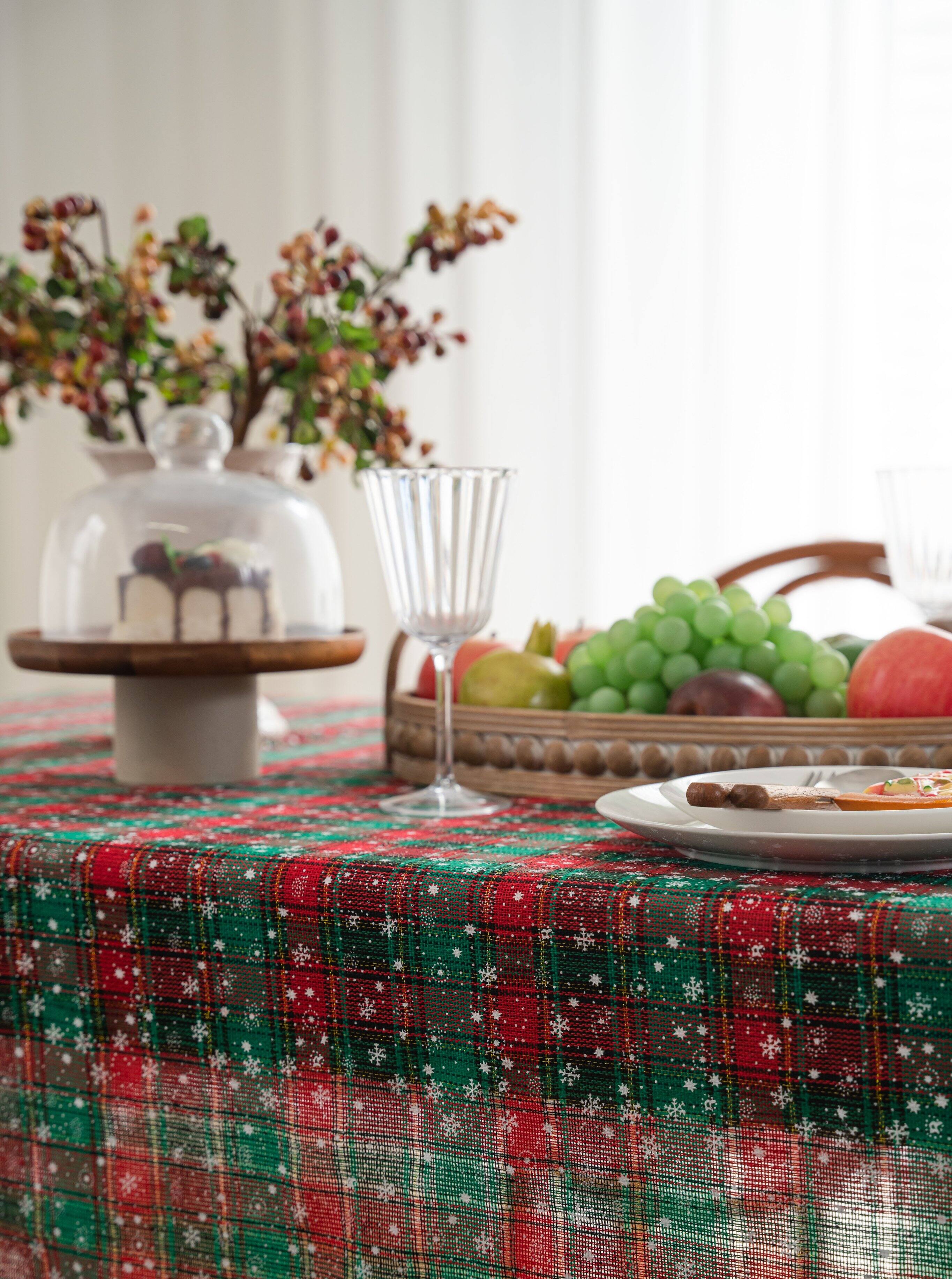 Angle. Oumilen - 59x86.6in Rectangle Christmas Red & Green Plaid Tablecloth with White Pom Pom Fringe – Winter Snowflake for Xmas Decor - Multicolor.