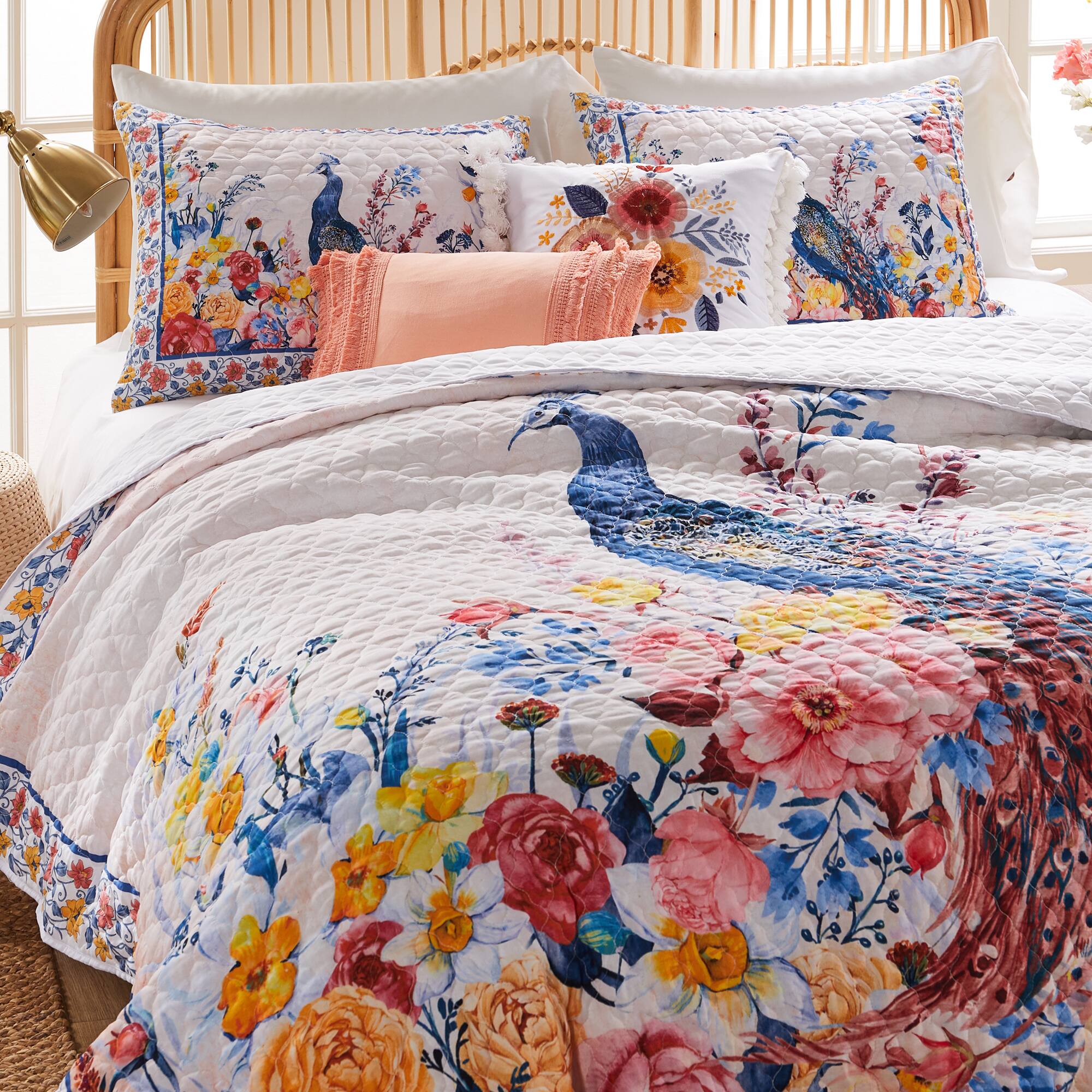 Angle. BreeBe - Huntington Quilt Set 3-Piece Full/Queen - Gold.