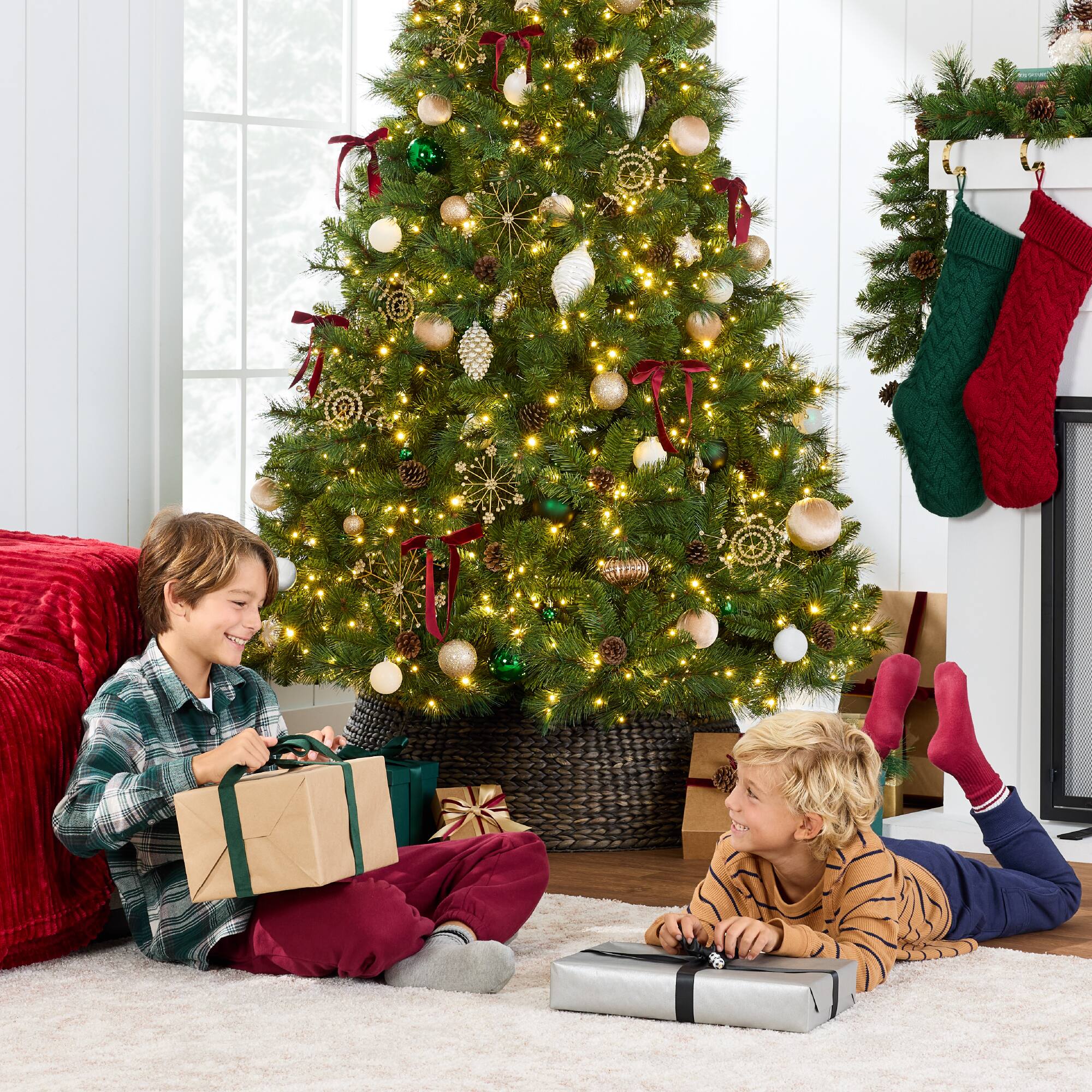 Alt View 5. Best Choice Products - Best Choice Products 4.5ft Pre-Lit Scotch Pine Christmas Tree w/ 396 Branch Tips, 150 2-in-1 LED Lights - Green.