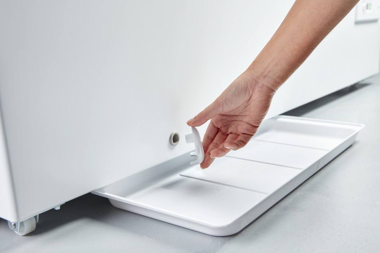 Alt View 26. Whirlpool - 16 Cu. Ft. Chest Convertible Freezer/Refrigerator with 3 Storage Levels - White.