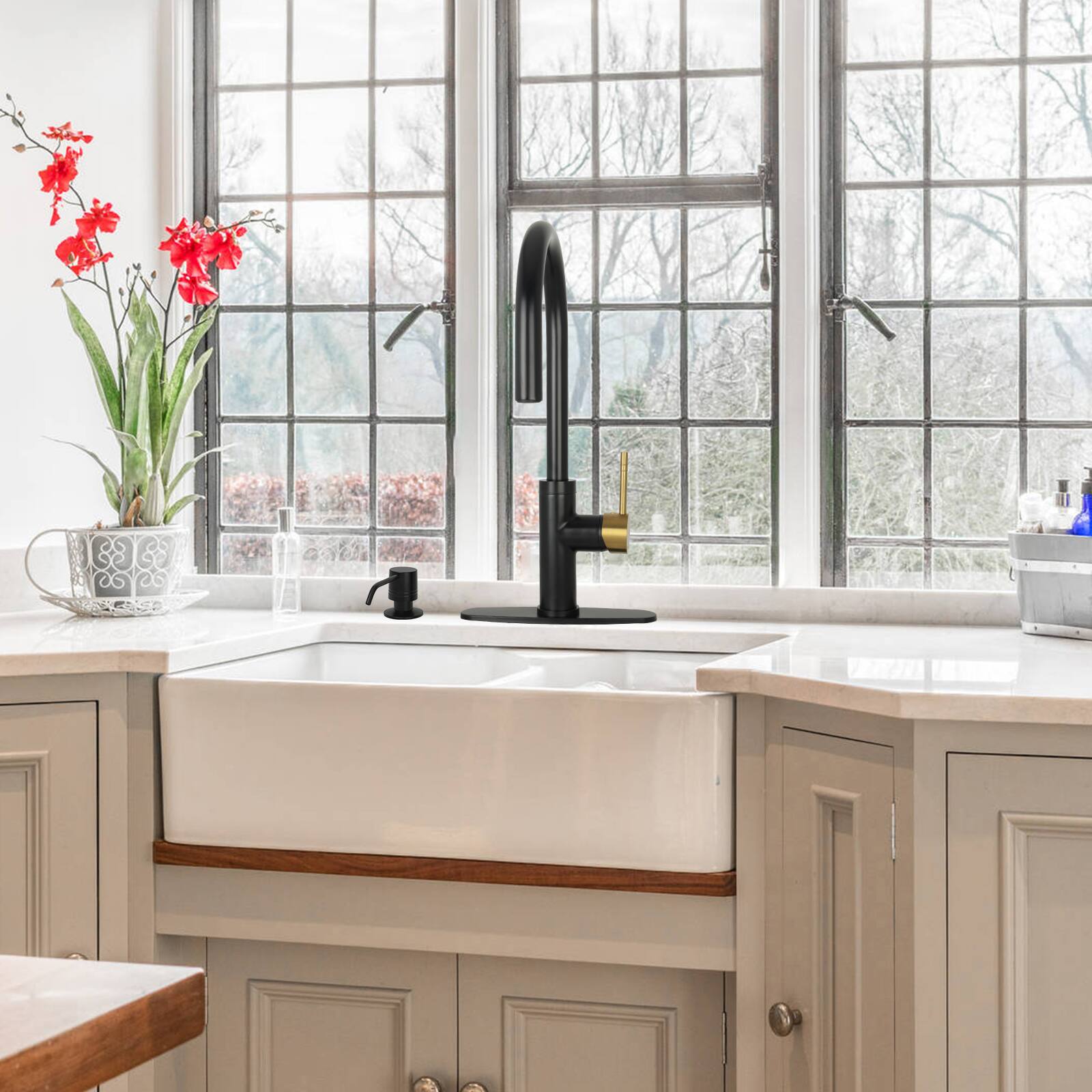 Alt View 4. Akicon - Akicon Single Handle Solid Brass Kitchen Faucet with Pull Down Sprayer in Matte Black & Brushed Gold - Matte Black & Brushed Gold.