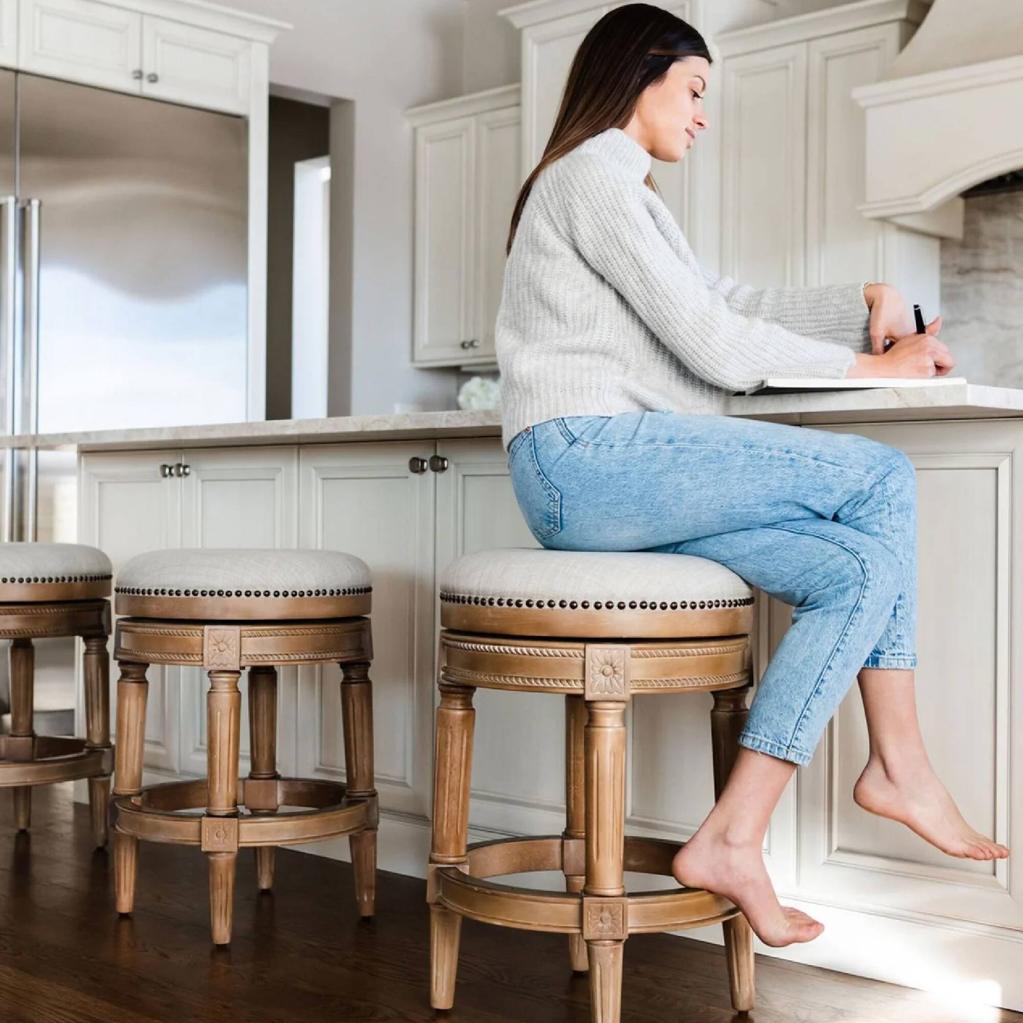 Left. Maven Lane - 31" Pullman Backless Bar Stool In Weathered Oak Finish With Fabric Upholstery - Weathered Oak.