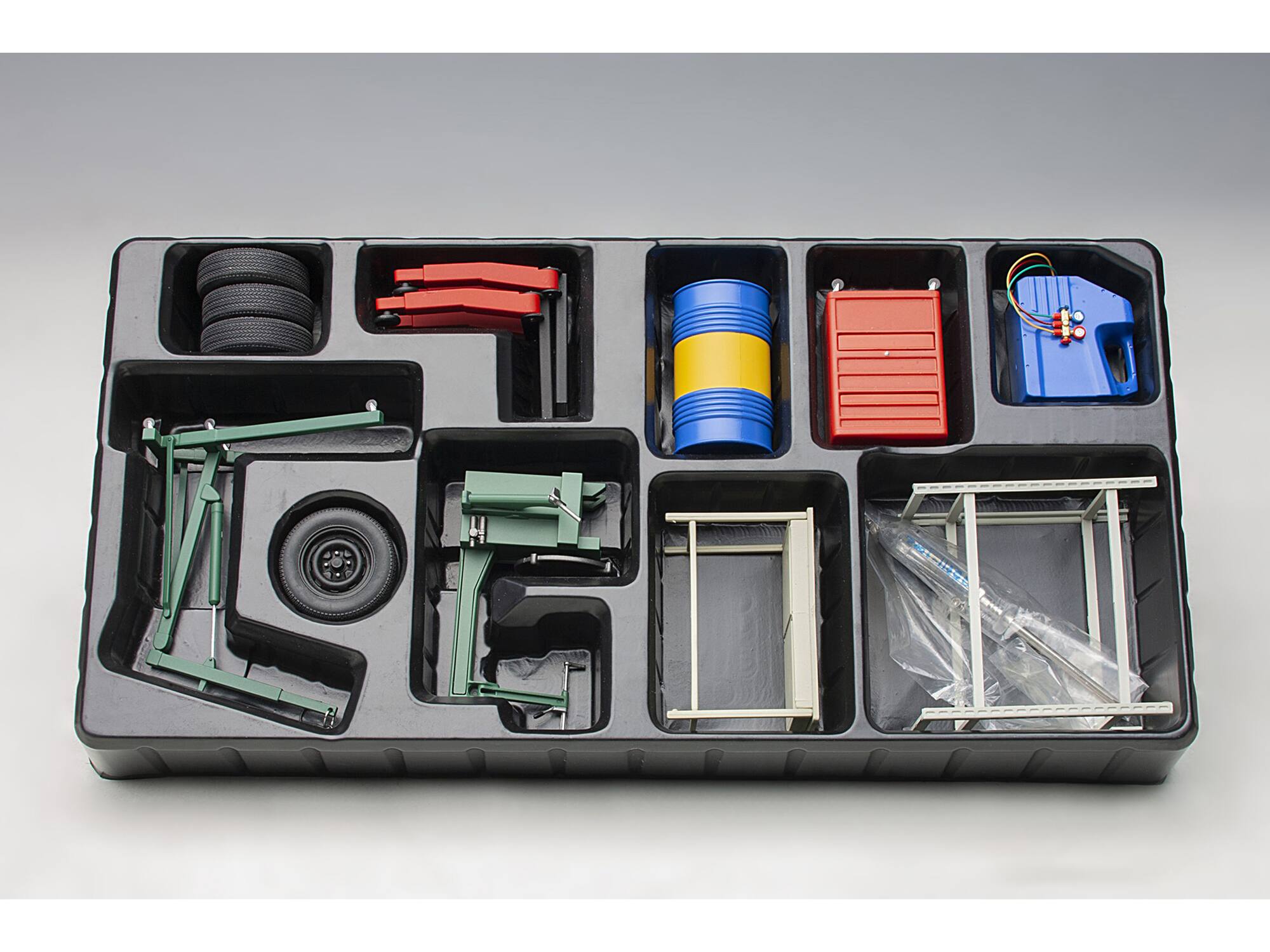 Angle. Autoart - Garage Kit Set (Version 2) for 1/18 scale models by Autoart - Multicolor.