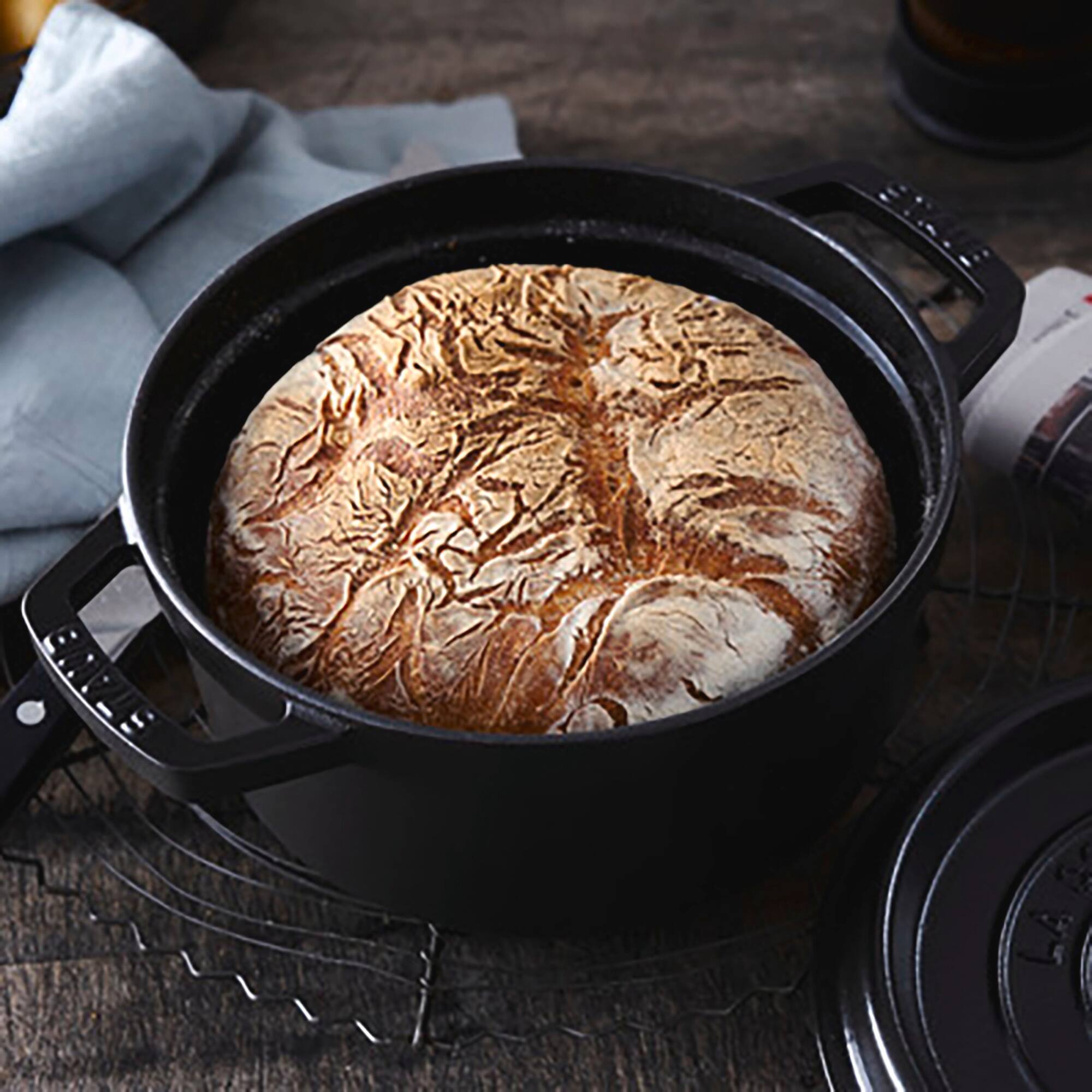 Staub Cast Iron Round Cocotte 2.75qt 8-5/8” Black - Thumbnail 5