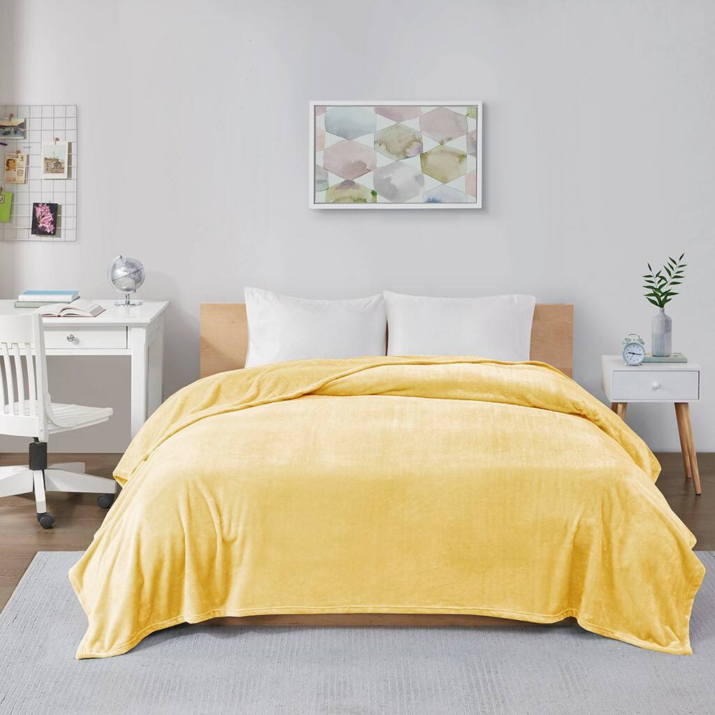 Alt View 1. Gracie Mills - Gracie Mills Wilmer Ultra Soft Oversized Microlight Plush Blanket - Yellow.