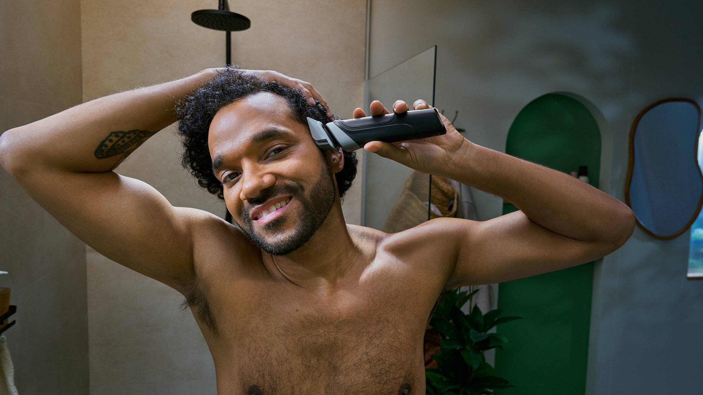 Alt View 19. Philips Norelco - Philips Norelco All-In-One Trimmer 5000 - MG5975/49 - Black.