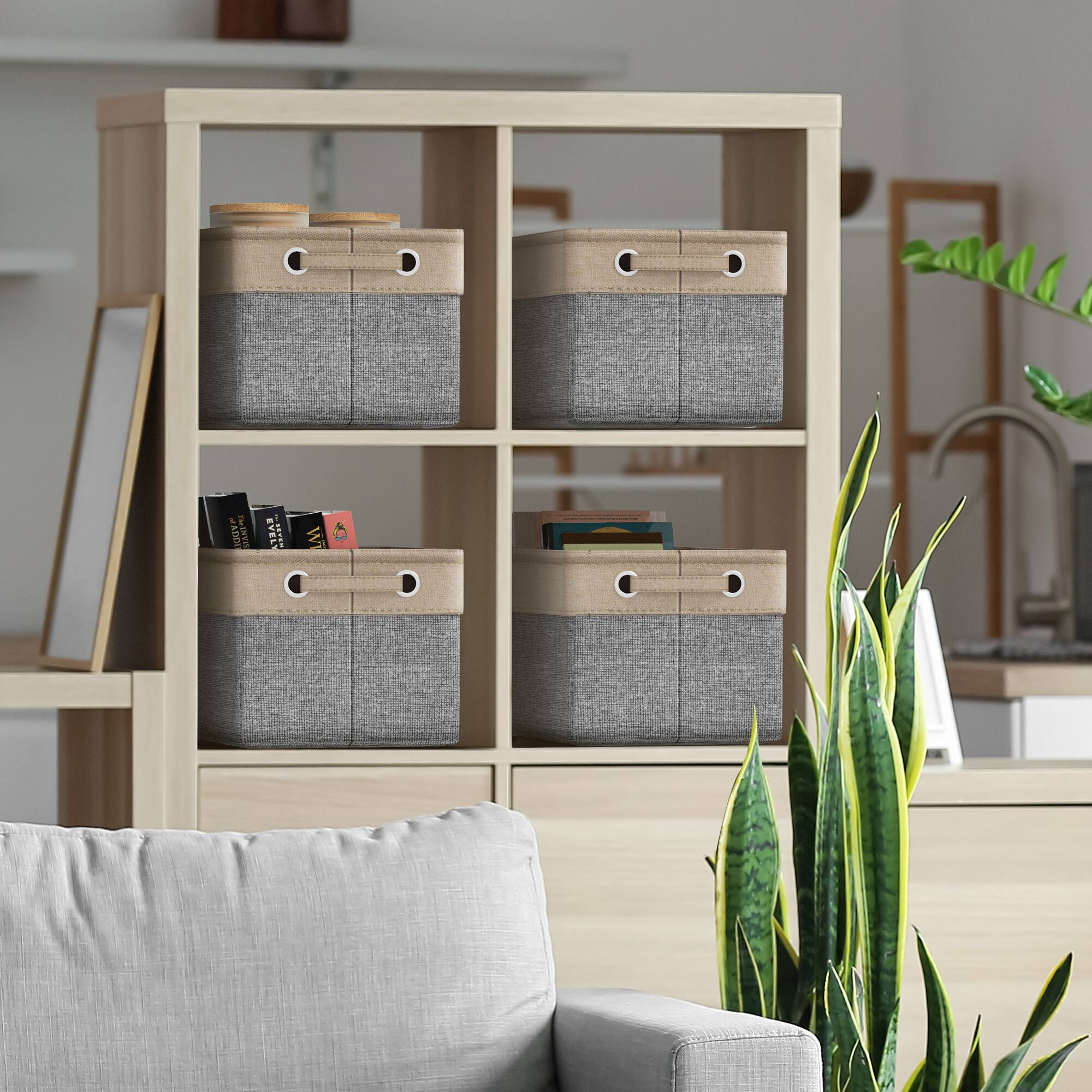 The text on the image appears to be:

"AD TWINTH EVEL 11 W"