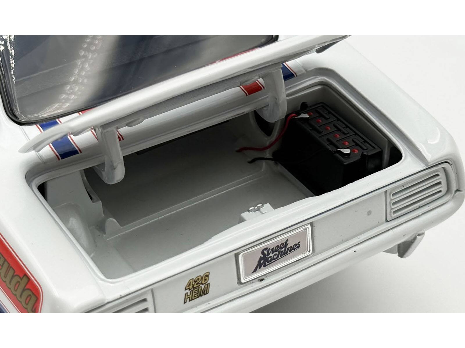 426 HEMI  
Street Machines  
Cuda