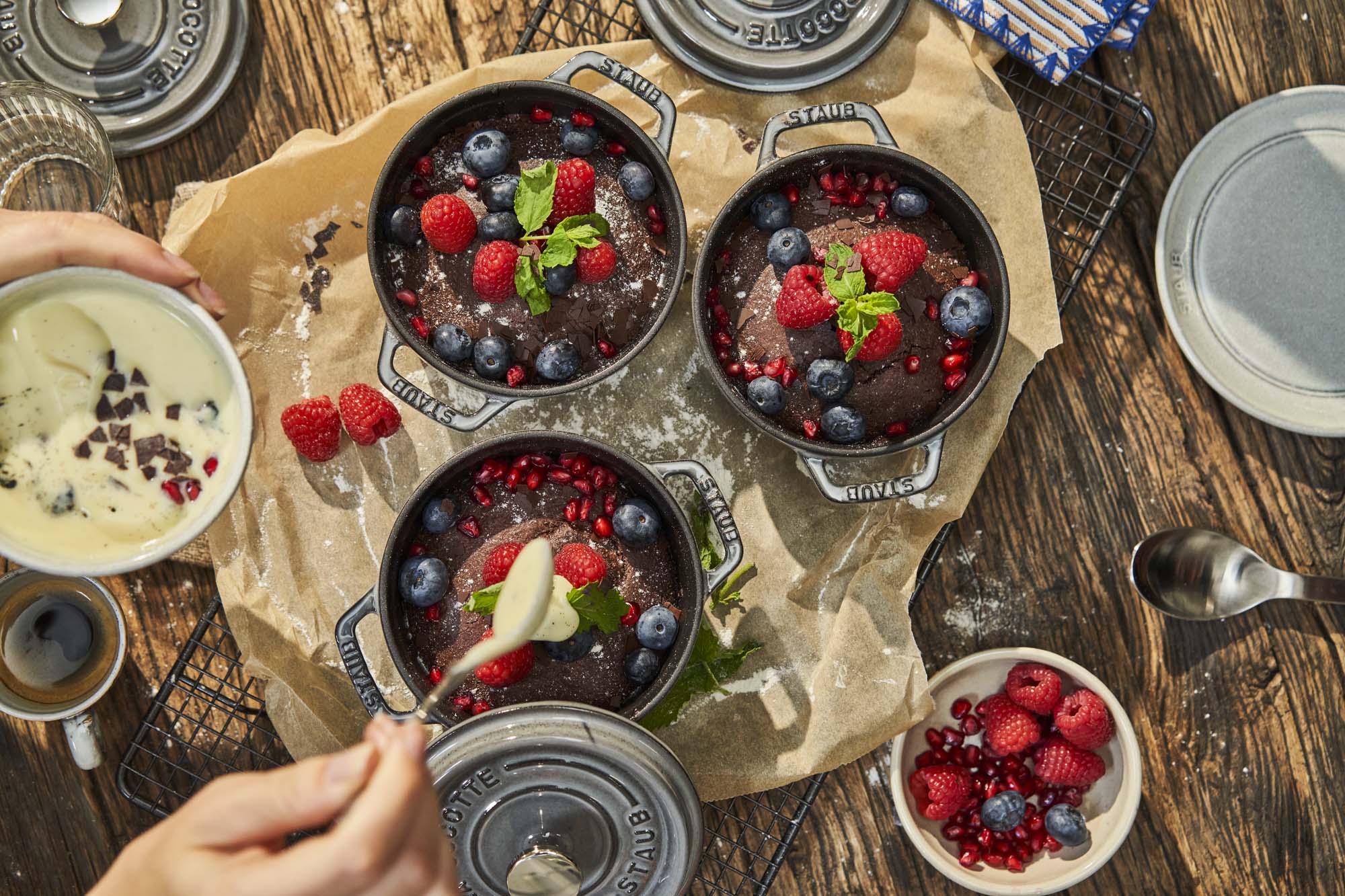 Sure, here is the corrected text:

"3 ICOTTE STAUB COUPE STAUB STAUB S S ENVLS STATE NUBE OTTE STAUB"