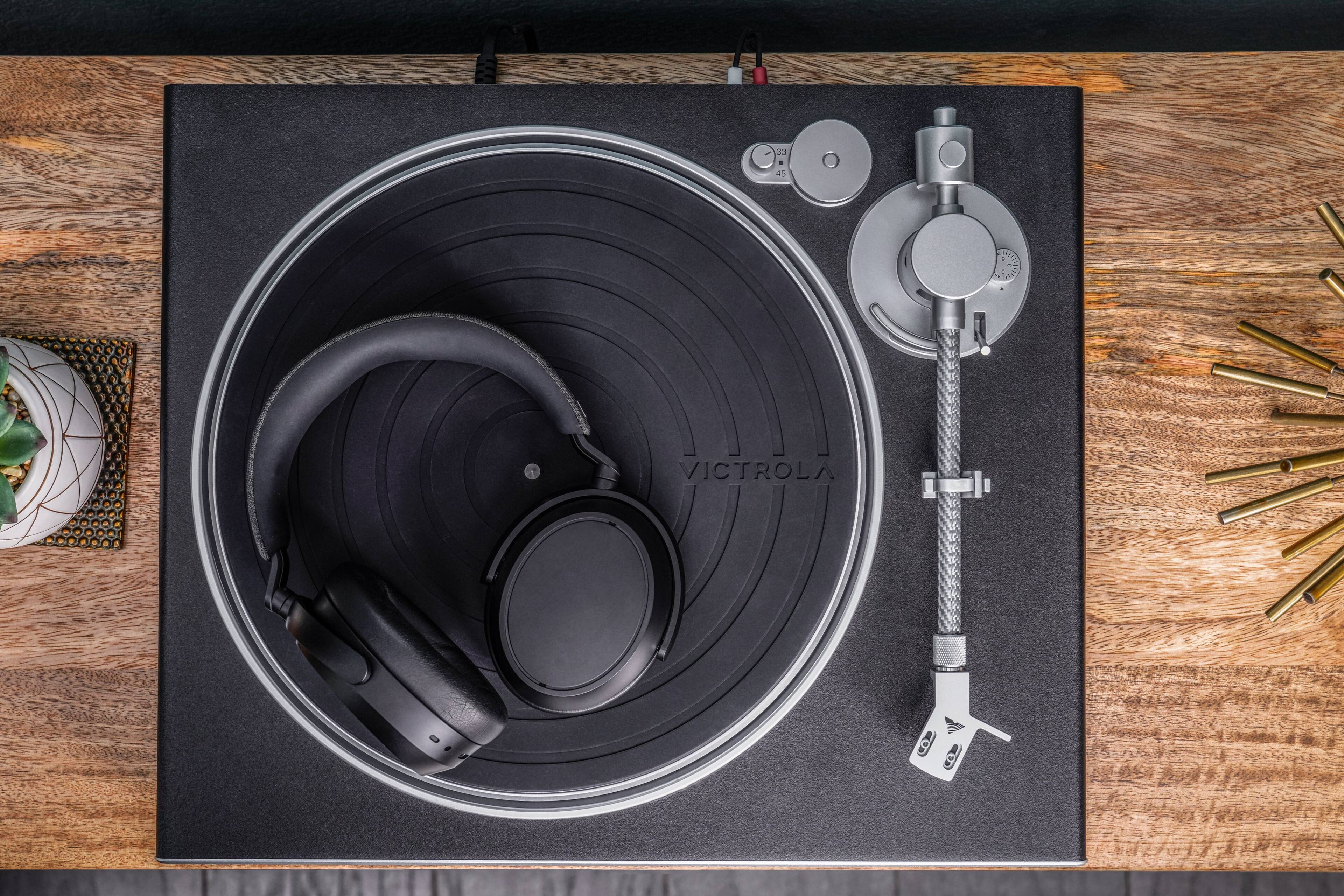 Alt View 29. Victrola - Carbon Hi-Res Turntable - Black/Silver.
