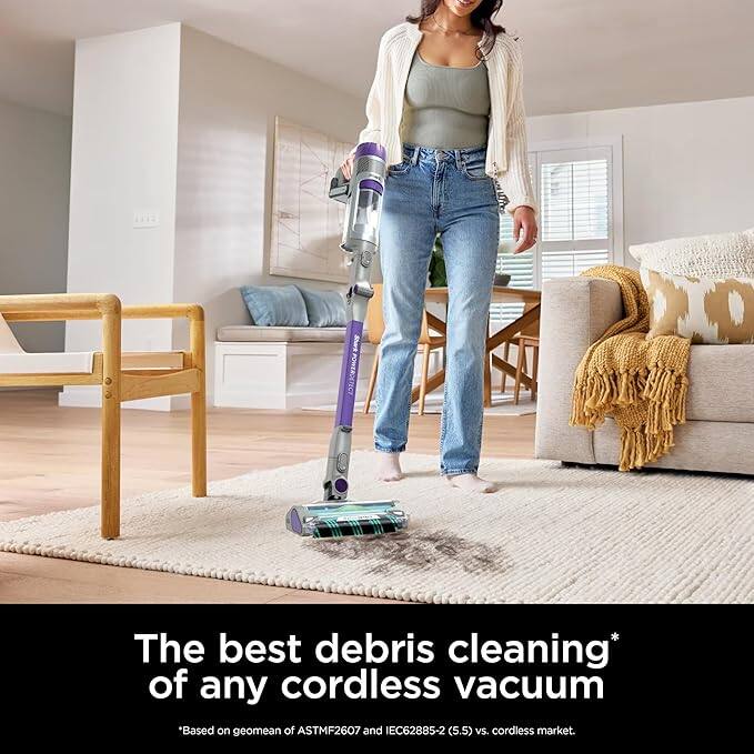 The best debris cleaning* of any cordless vacuum  
*Based on geomean of ASTM F2607 and IEC62885-2 (5.5) vs. cordless market.