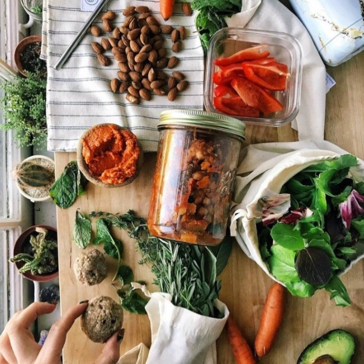 Alt View 1. Le Parfait - Familia Wiss Terrine - 750ml Wide Mouth French Glass Mason Jar w/ 2-Piece Gold Lid, 24oz/Pint & Half (Pack of 4).