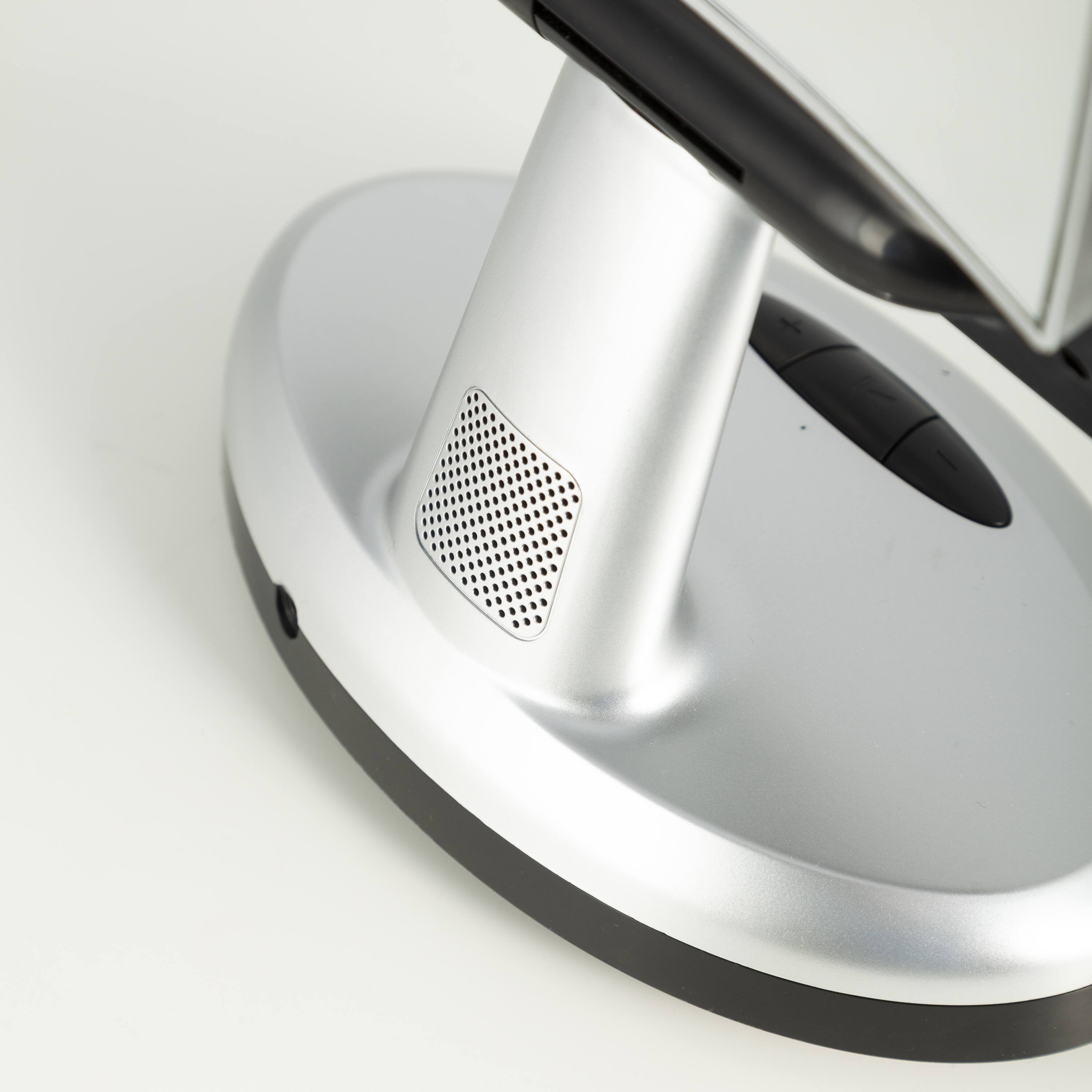 Back. Zadro - Zadro Melrose Hollywood Lighted Makeup Mirror with Bluetooth & Magnification - Silver.