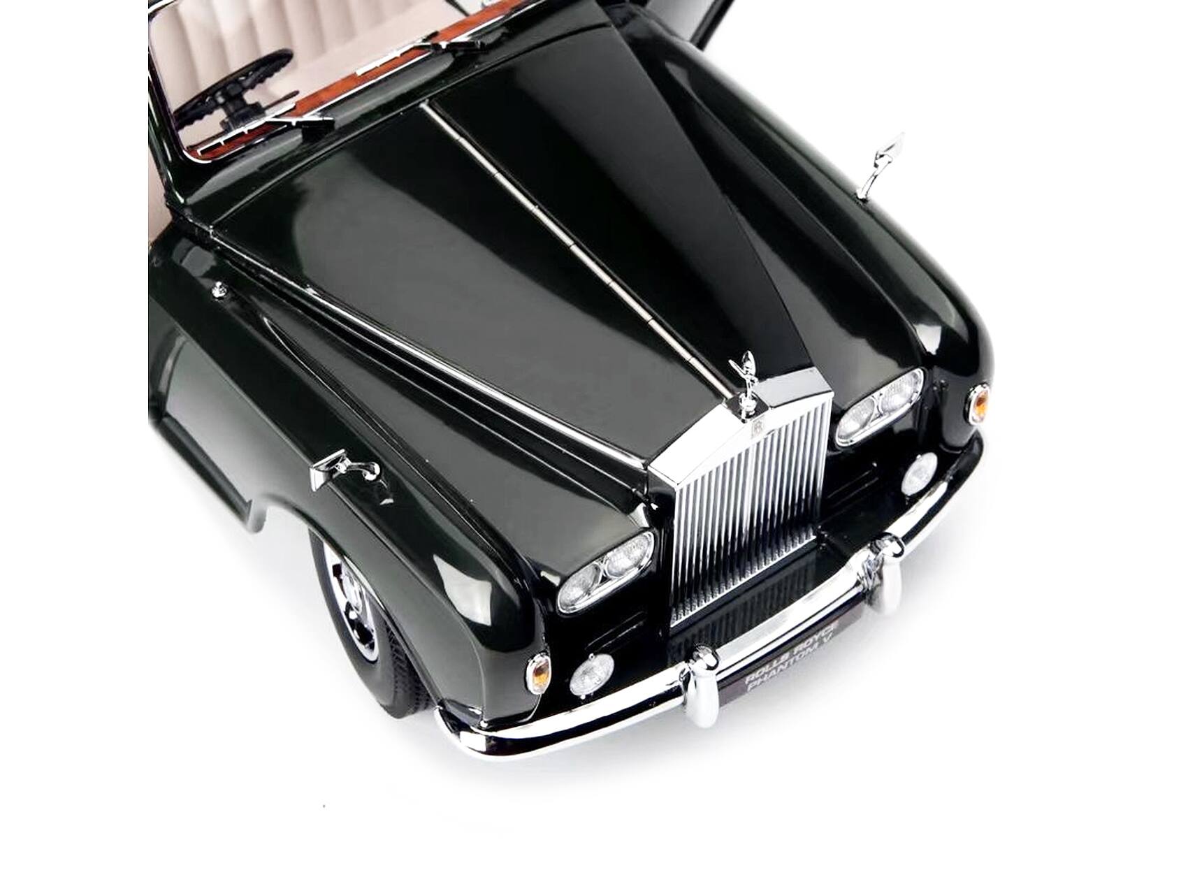 Alt View 2. Paragon - 1964 Rolls Royce Phantom V Brewster Green 1/18 Diecast Model Car by Paragon.