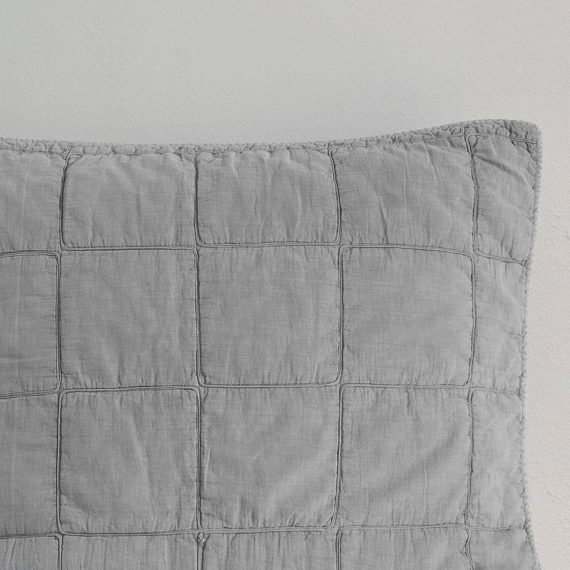 Alt View 2. Gracie Mills - Gracie Mills Griffin 3-Piece Grid Design Cotton Coverlet Set - Gray.