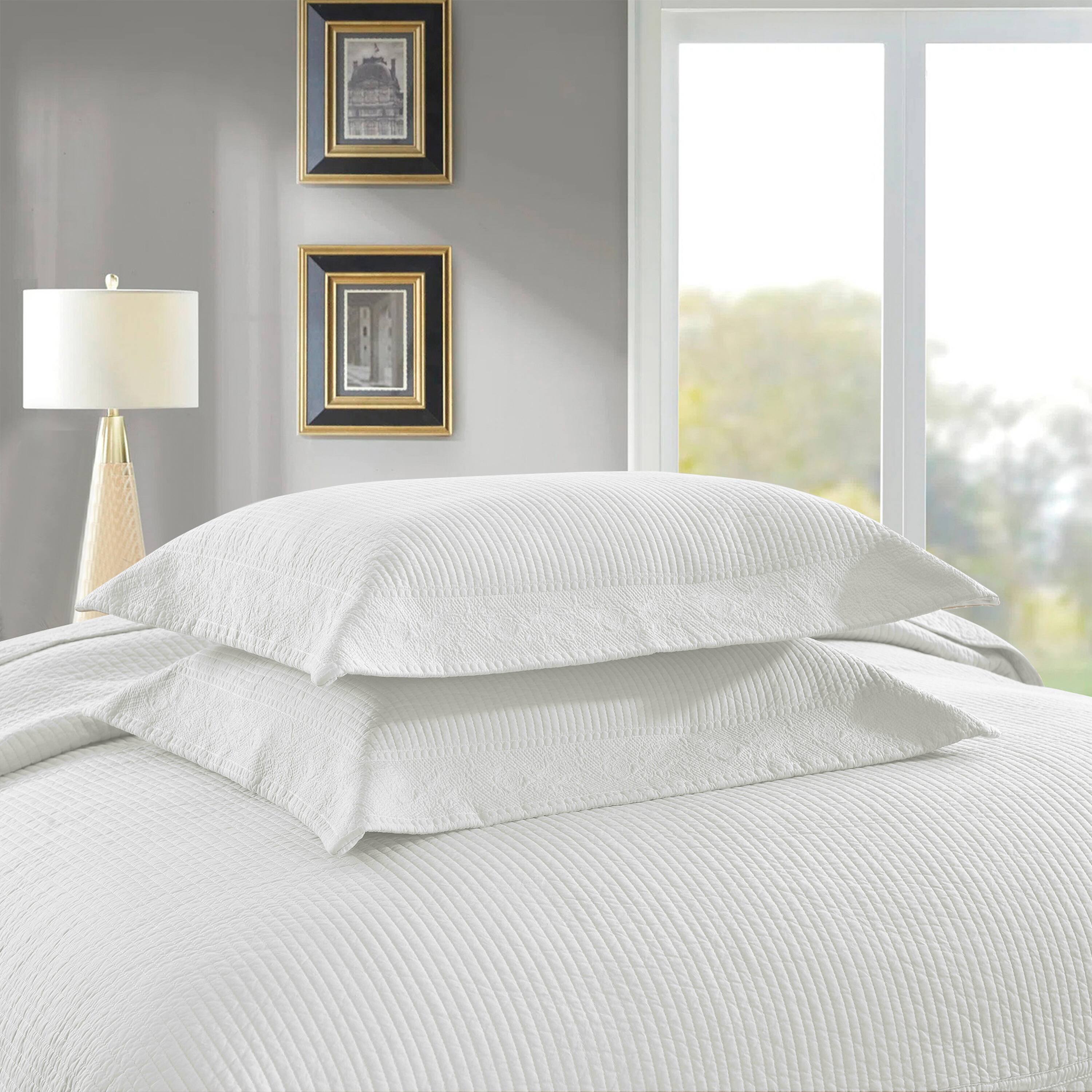 Back. MarCielo - Marcielo 3 Piece 100% Cotton Oversized Bedspread Lightweight Quilt Set - White.