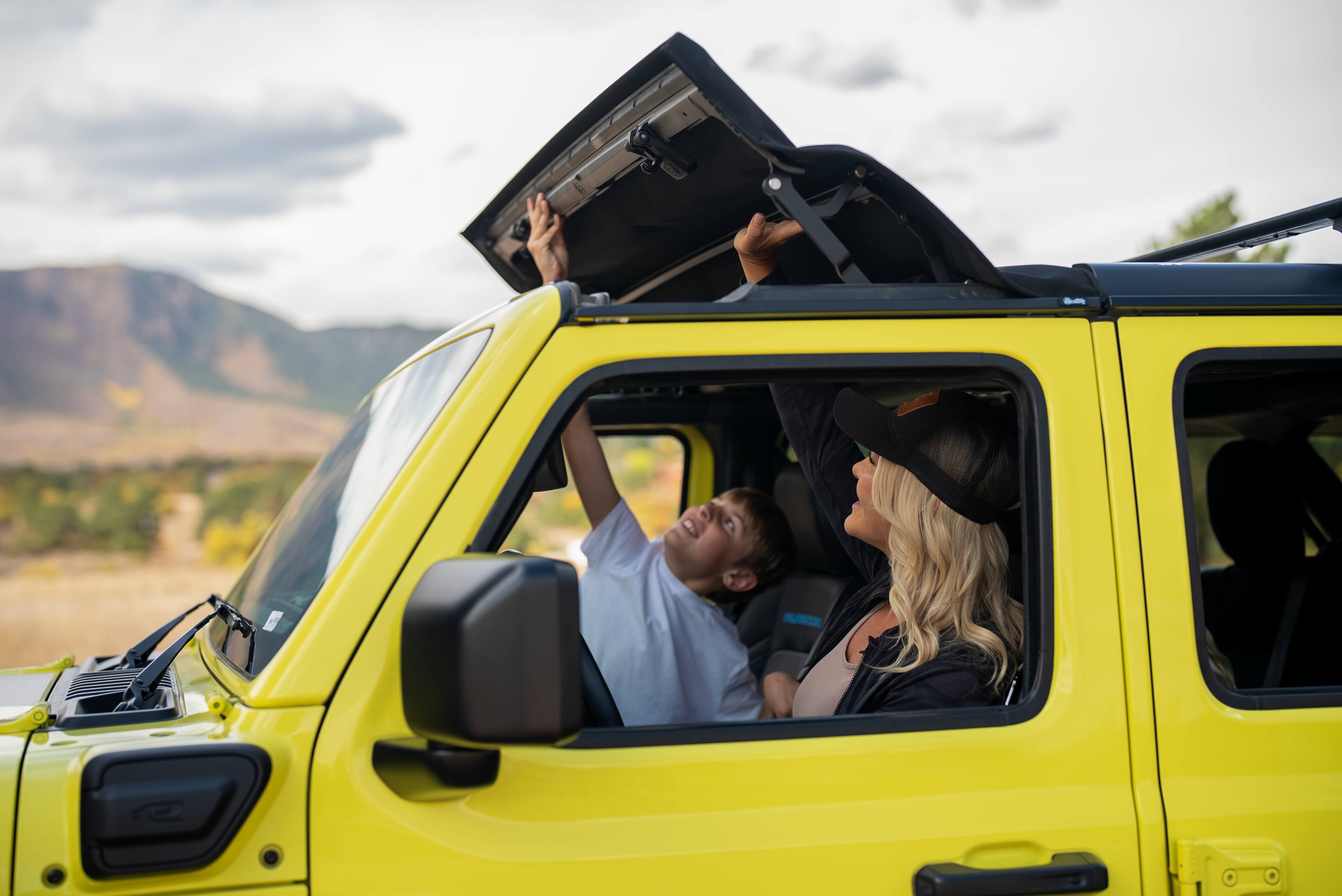 Alt View 4. Bestop - Sunrider for Hardtop - Jeep '20-26 Gladiator / '18-26 Wrangler JL (Premium Blk Twill) - Black.