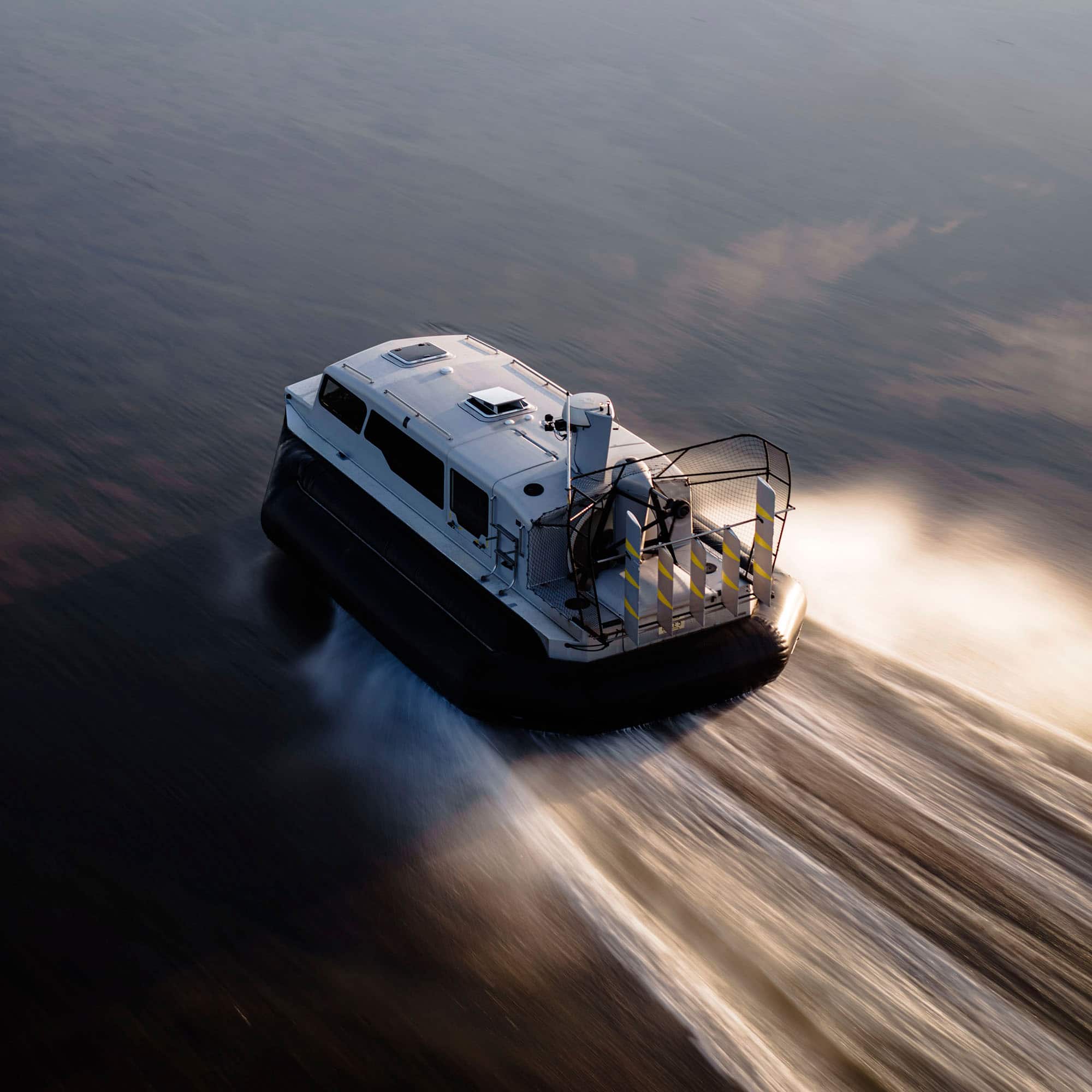 Alt View 2. STARLINK - Performance Wedge Mount Kit - White.