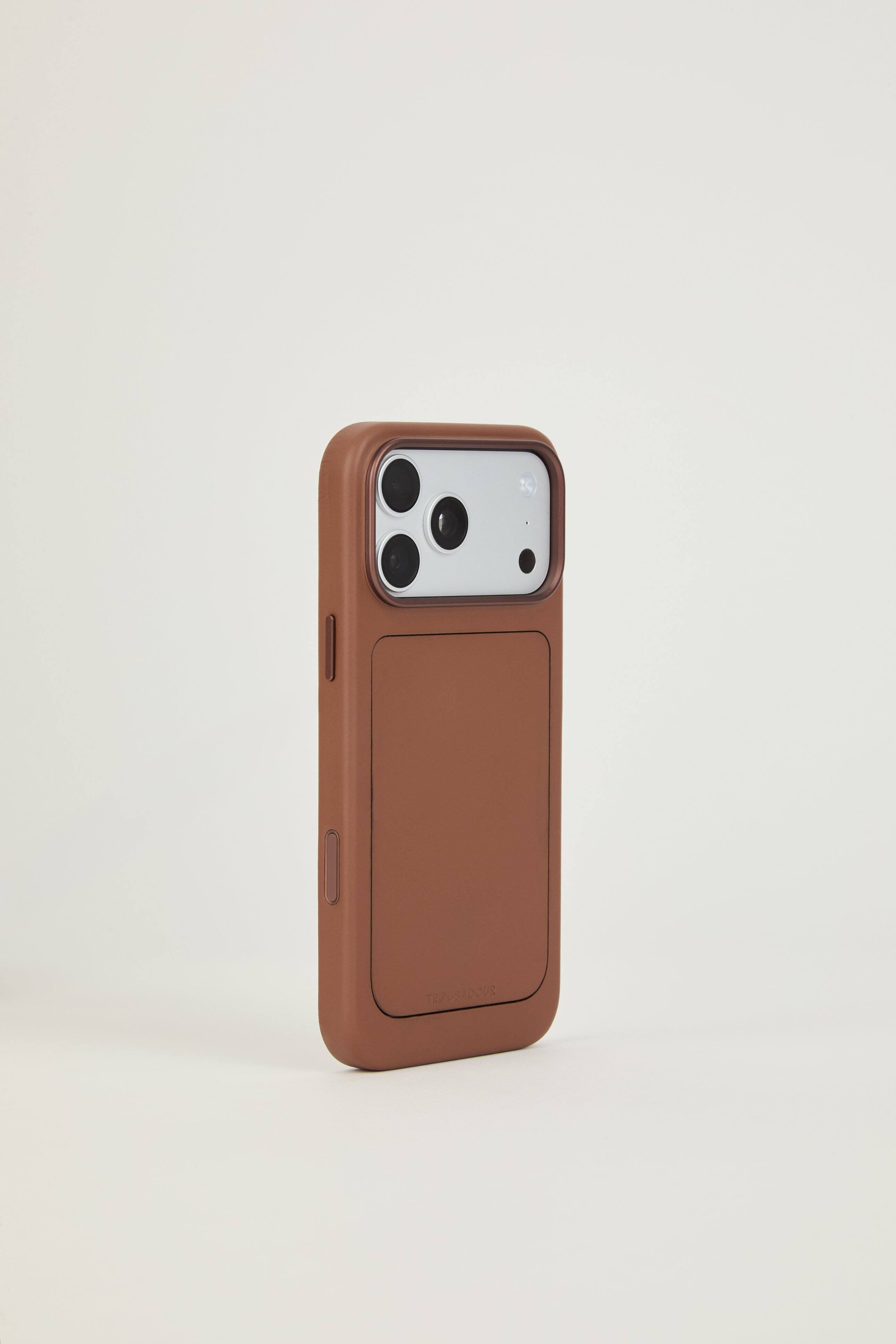 Angle. Troubadour - iPhone 18 Pro Max Modular Leather Case - Tan.