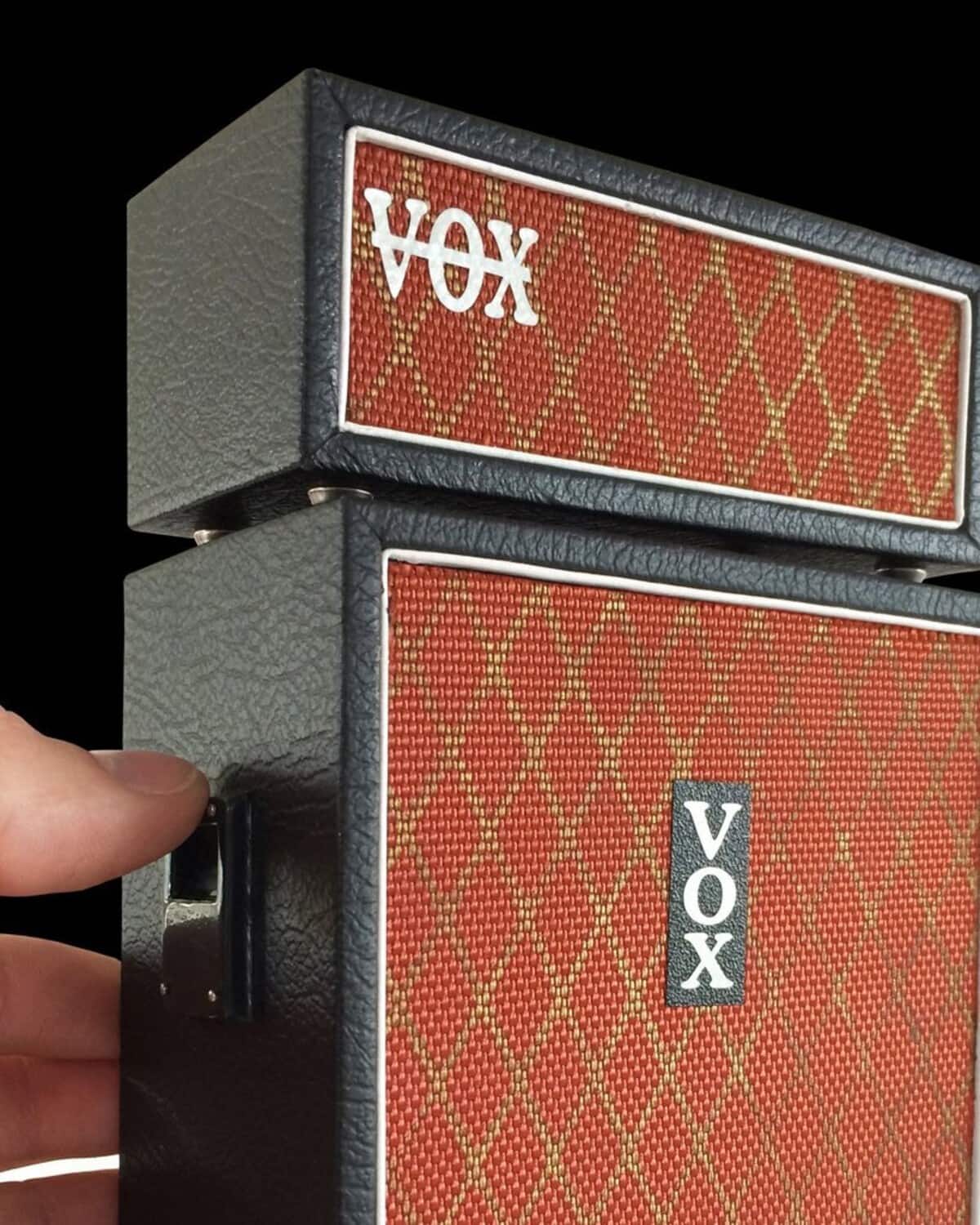 Axe Heaven - Vox Foundation Miniature Bass Amplifier & Speaker Stack Replica Collectible VX-AMP-2 - COLLECTABLES - Multicolor