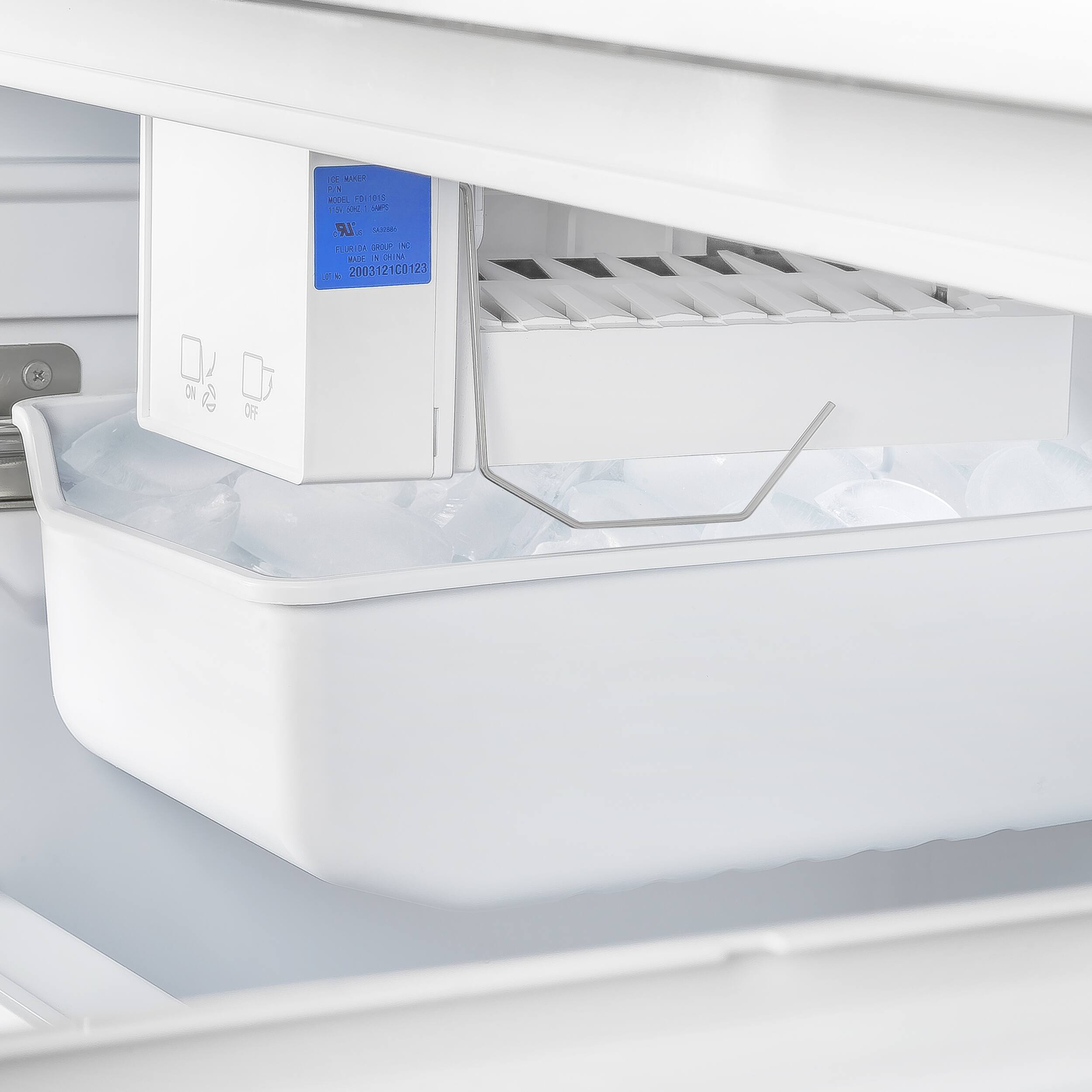 Sure, here is the corrected text:

---

ICE MAKER  
MODEL: ID-1010S  
MADE IN: CHINA  
FURIDA GROUP INC  
2003121CO123  

---

ON  
OFF  

---