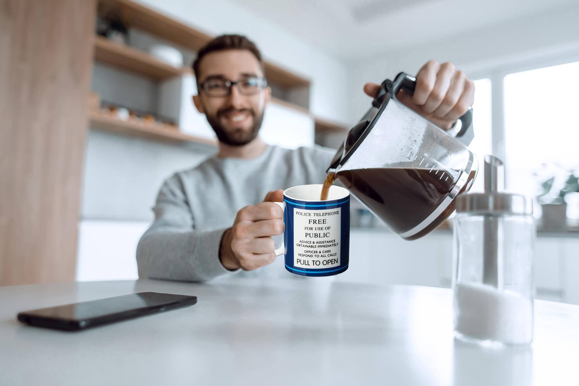 POLICE TELEPHONE  
FREE FOR USE OF PUBLIC  
ADVICE & ASSISTANCE OBTAINABLE IMMEDIATELY  
OFFICER & CARS RESPOND TO ALL CALLS  
PULL TO OPEN