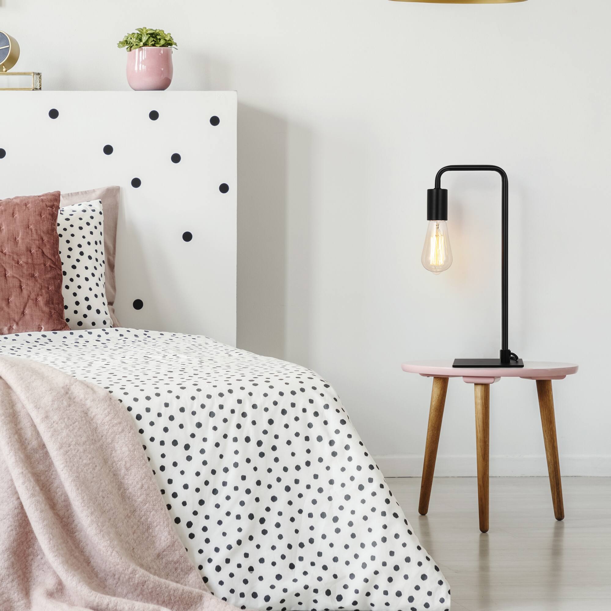 Angle. Oumilen - Modern Table Lamp - Industrial Bedside Nightstand Lamp for Bedroom.