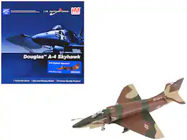 Hobby Master - Douglas A-4E Skyhawk Aircraft "Aggressor 151095" (1985/6) United States Navy "Air Power Series" 1/72 - Brown, Green, Beige