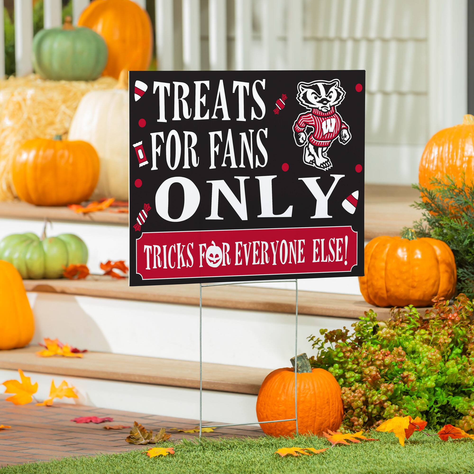 TREATS FOR FANS ONLY  
TRICKS FOR EVERYONE ELSE!