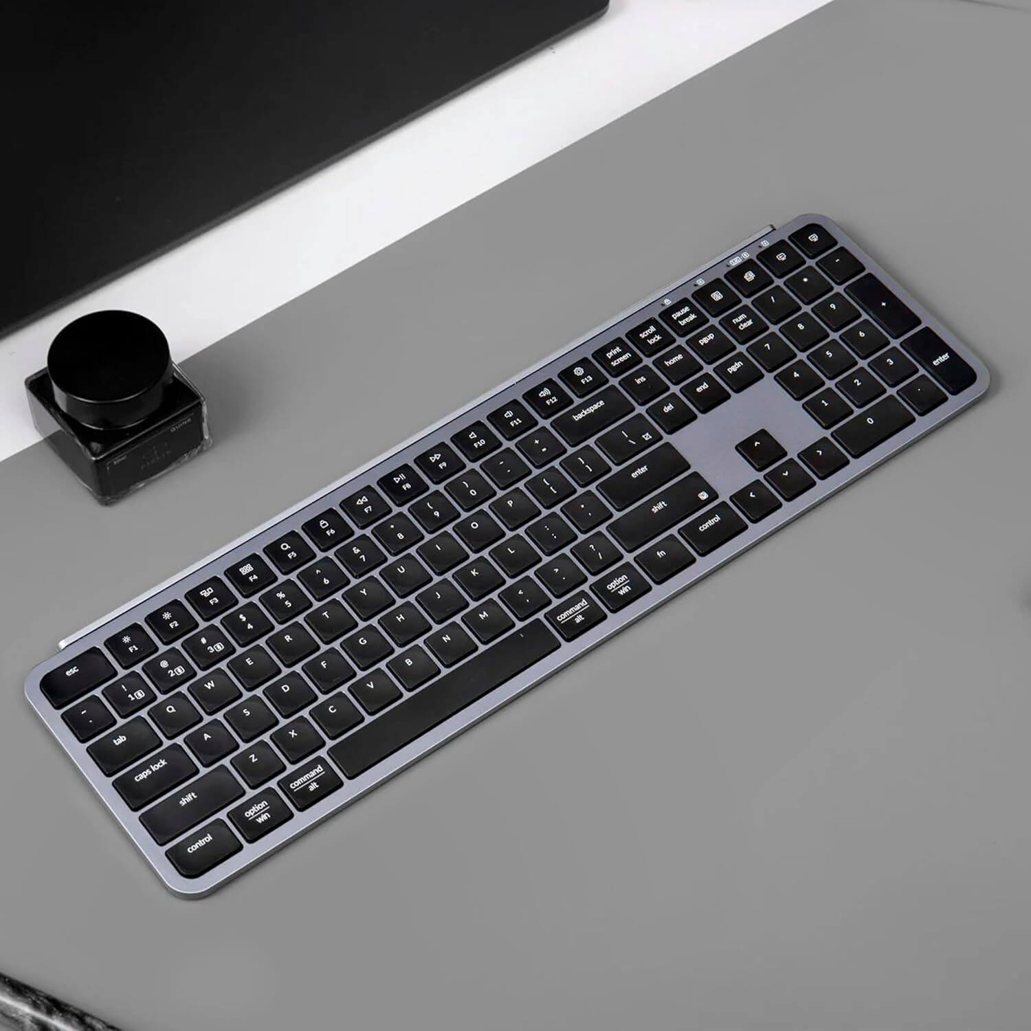 The text on the image reads:

"N 1o F . F . FL . 1 W 1 Q del A lock caps shift control a F a F - - & % 5 5 T . R E F D 5  x Z command nntin -e 6 - & 7 Y a V DE F . u H 5 D F I . I N & PMG . D K M . R F L .  . 5 e .  .  9 - Semalc - -  - Aonk - 7 -t - I S . spi 4  -  - P 5 backopace - I  I  I I - - I I t . -  contrul F 1 fo cpsio - command - 4 2 a 3 -te"

This text appears to be a combination of various keyboard shortcuts and commands, possibly related to a computer or software program.