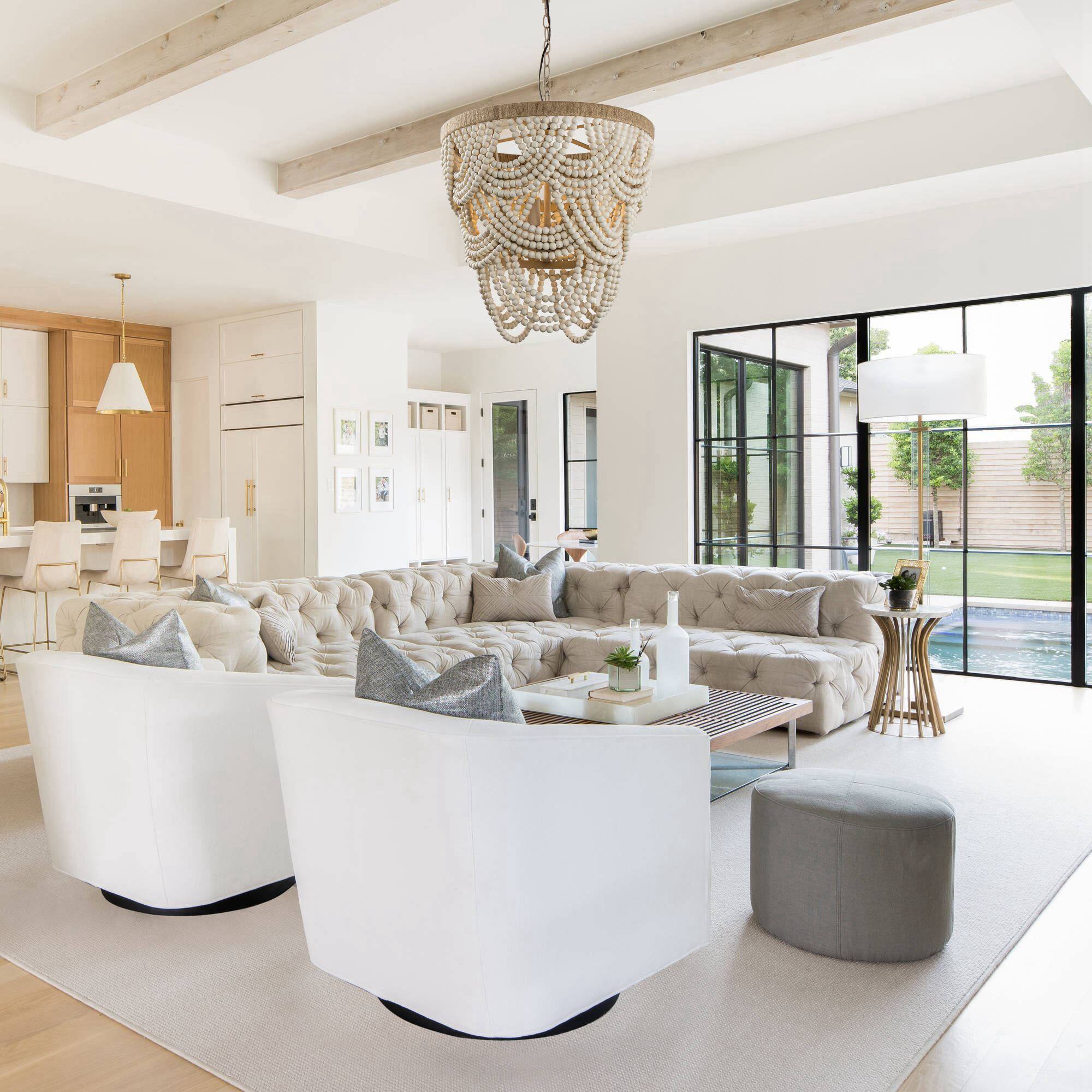 Angle. Parrot Uncle - Farmhouse 4-Light Beaded Chandelier - Wood.