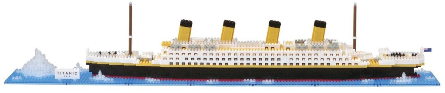 The image shows a LEGO model of the Titanic.