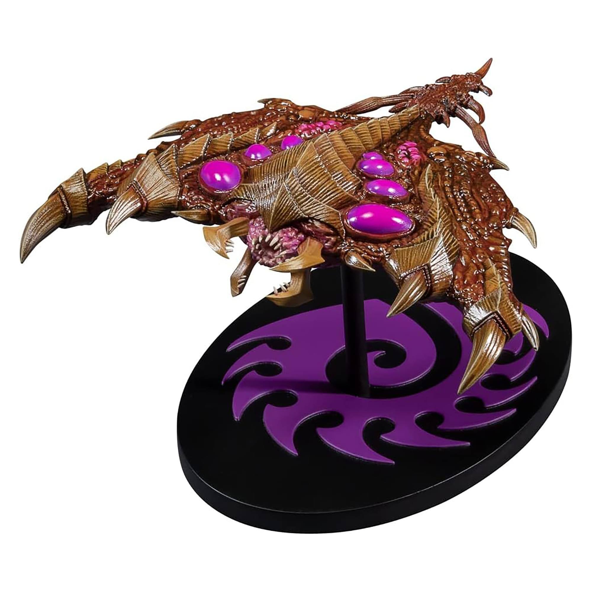 Front. Dark Horse Comics - StarCraft Zerg Brood Lord Replica - Gold.