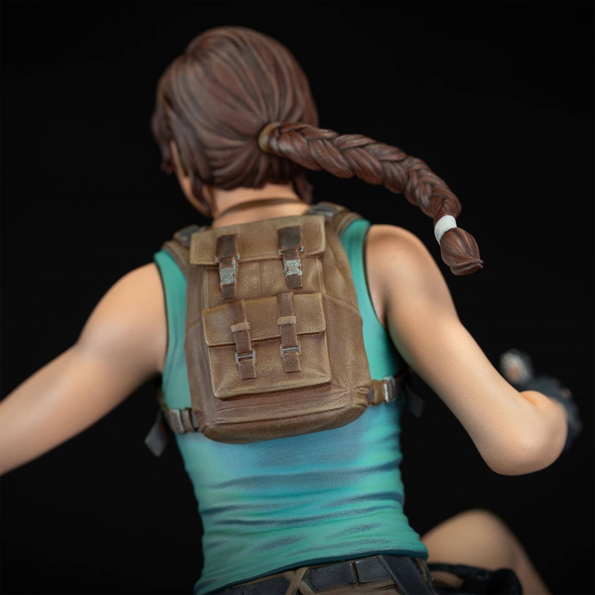 Alt View 3. Dark Horse Comics - Tomb Raider Deluxe Lara Croft 9 Inch PVC Statue - Multi-Colored.