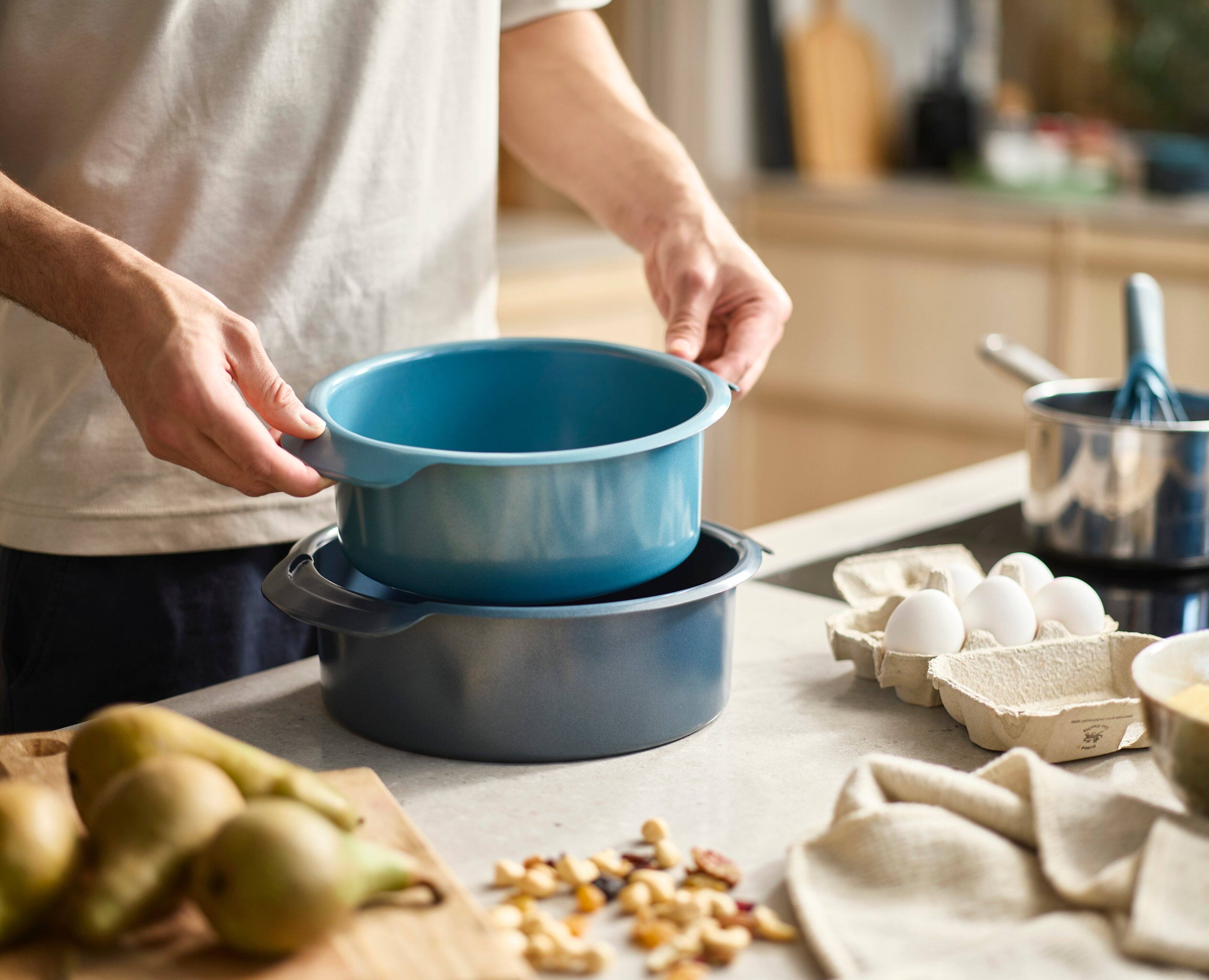 Alt View 4. Joseph Joseph - Joseph Joseph Nest Bake 2-piece Non-stick Cake Pan Set with Easy Pull Handles - Blue.