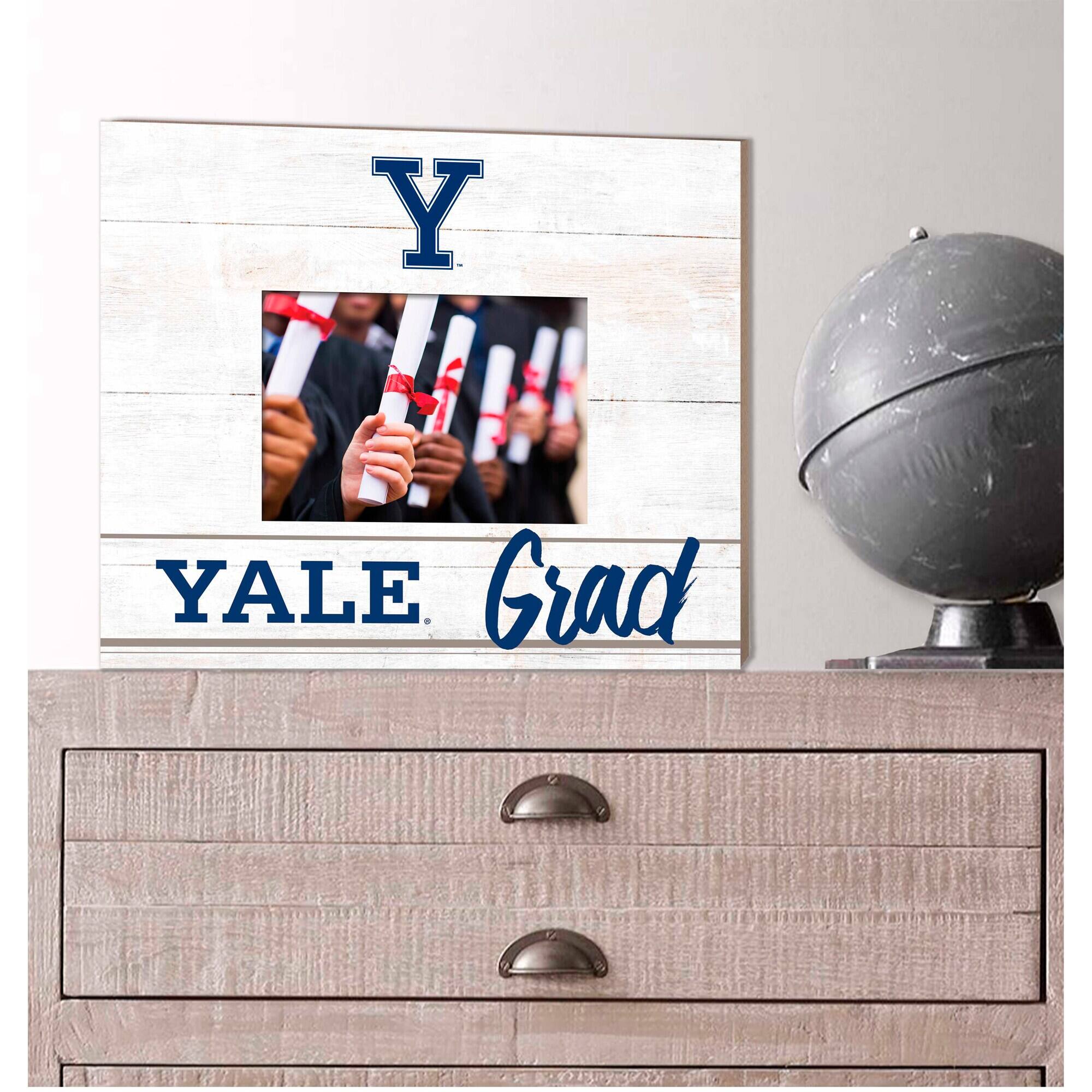 Y YALE Grad