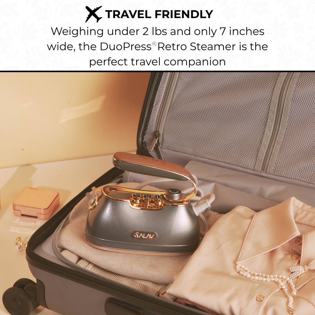 TRAVEL FRIENDLY  
Weighing under 2 lbs and only 7 inches wide, the DuoPress Retro Steamer is the perfect travel companion.