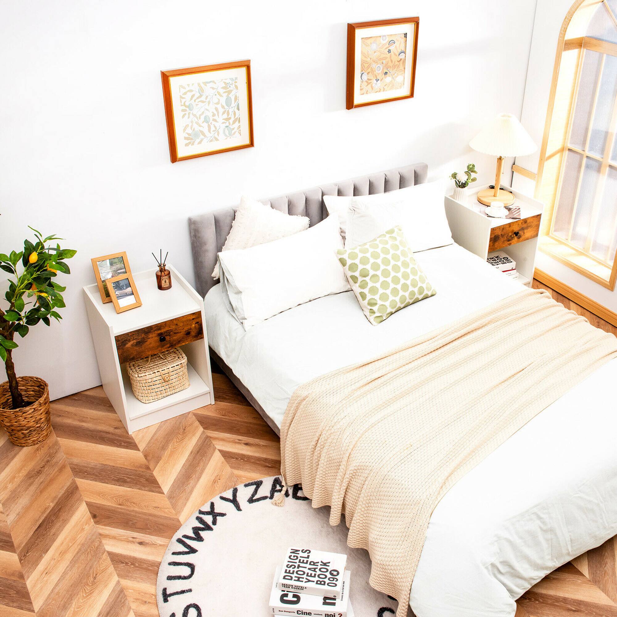 YZAL TUVWXY2A - wt42 DESIGN HOTELS Cine YEAR I BOOK n. mol 060 2 1.. C