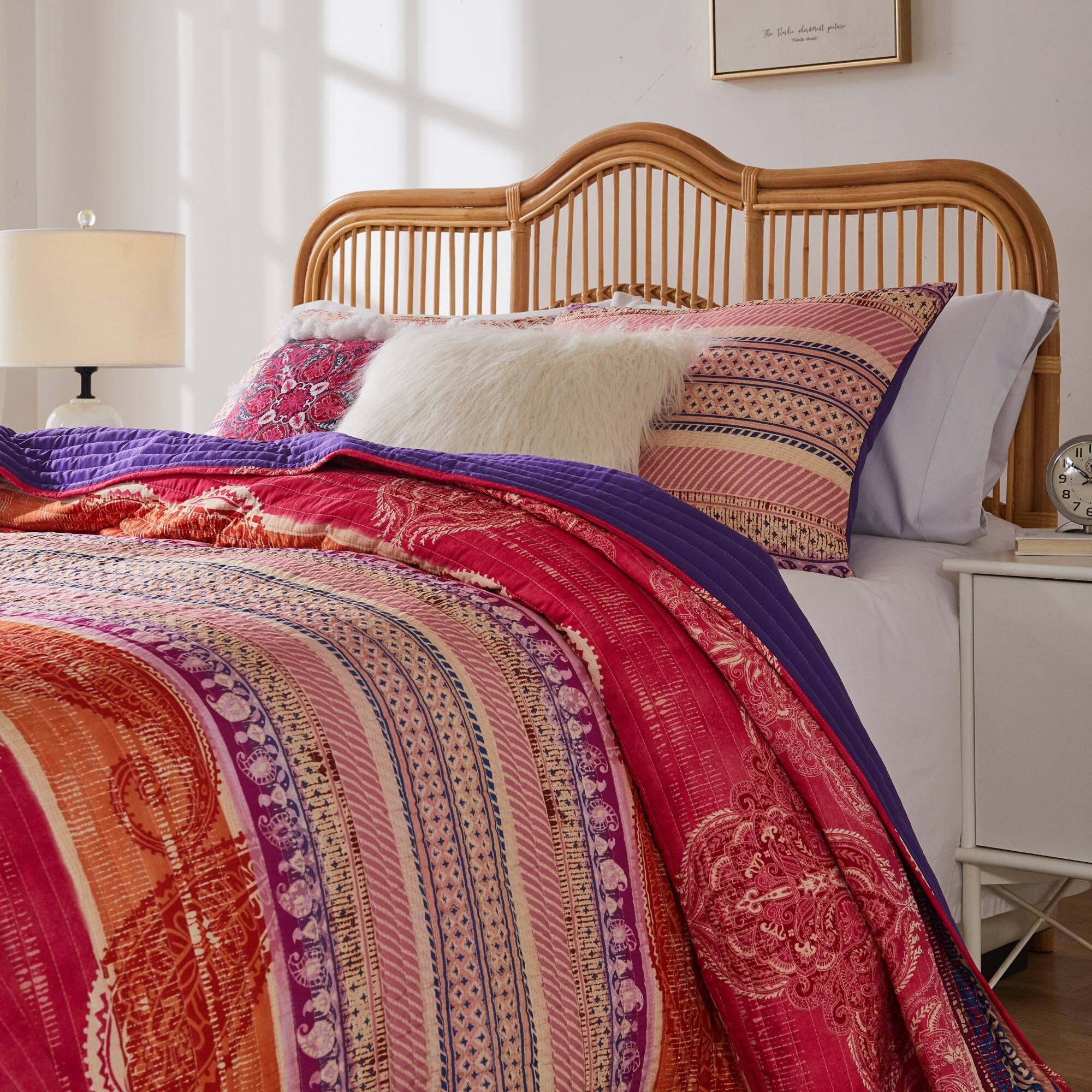 Angle. BreeBe - Aurora Pink Quilt Set 3-Piece King/Cal King - Pink.