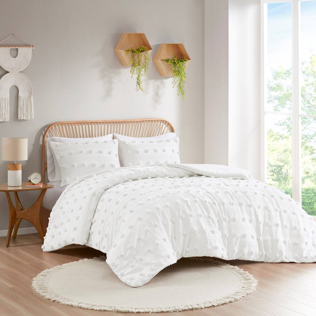 Alt View 1. Gracie Mills - Gracie Mills Eloise Clip Jacquard Comforter Set - Ivory.
