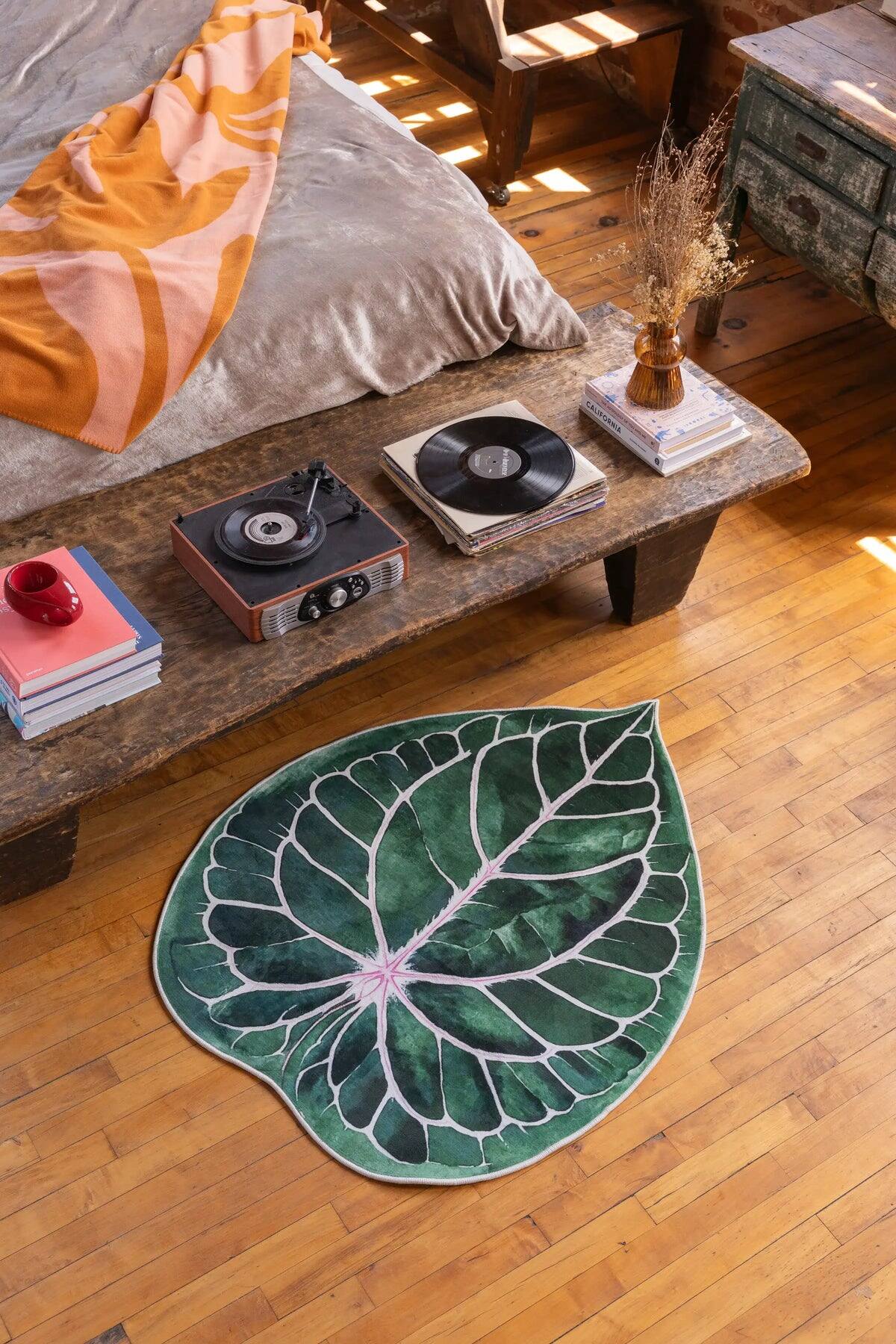 Front. Lanyspace - Lany Space Irregular Caladium Leaf Rug - Multicolor.