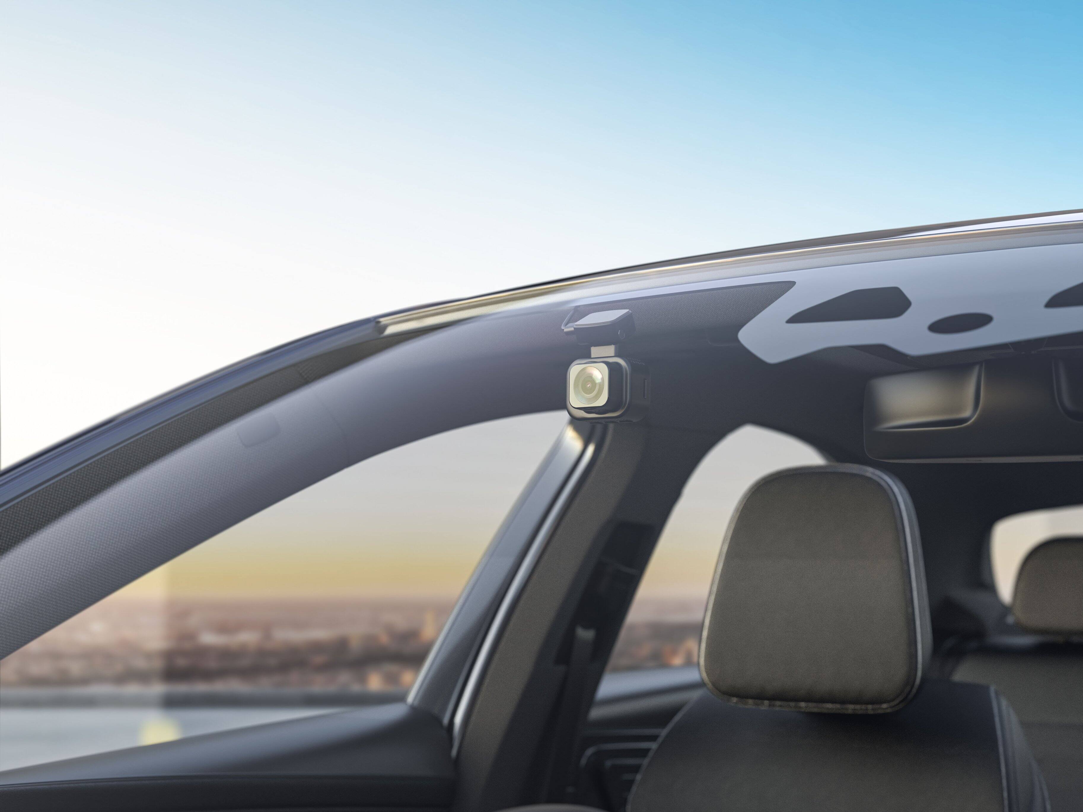 Alt View 10. Rexing - Rexing C1 Plus 4K UHD Dash Cam with Wi-Fi & GPS, 170° Wide Angle, WDR, Parking Mode, 32GB Card - Black.