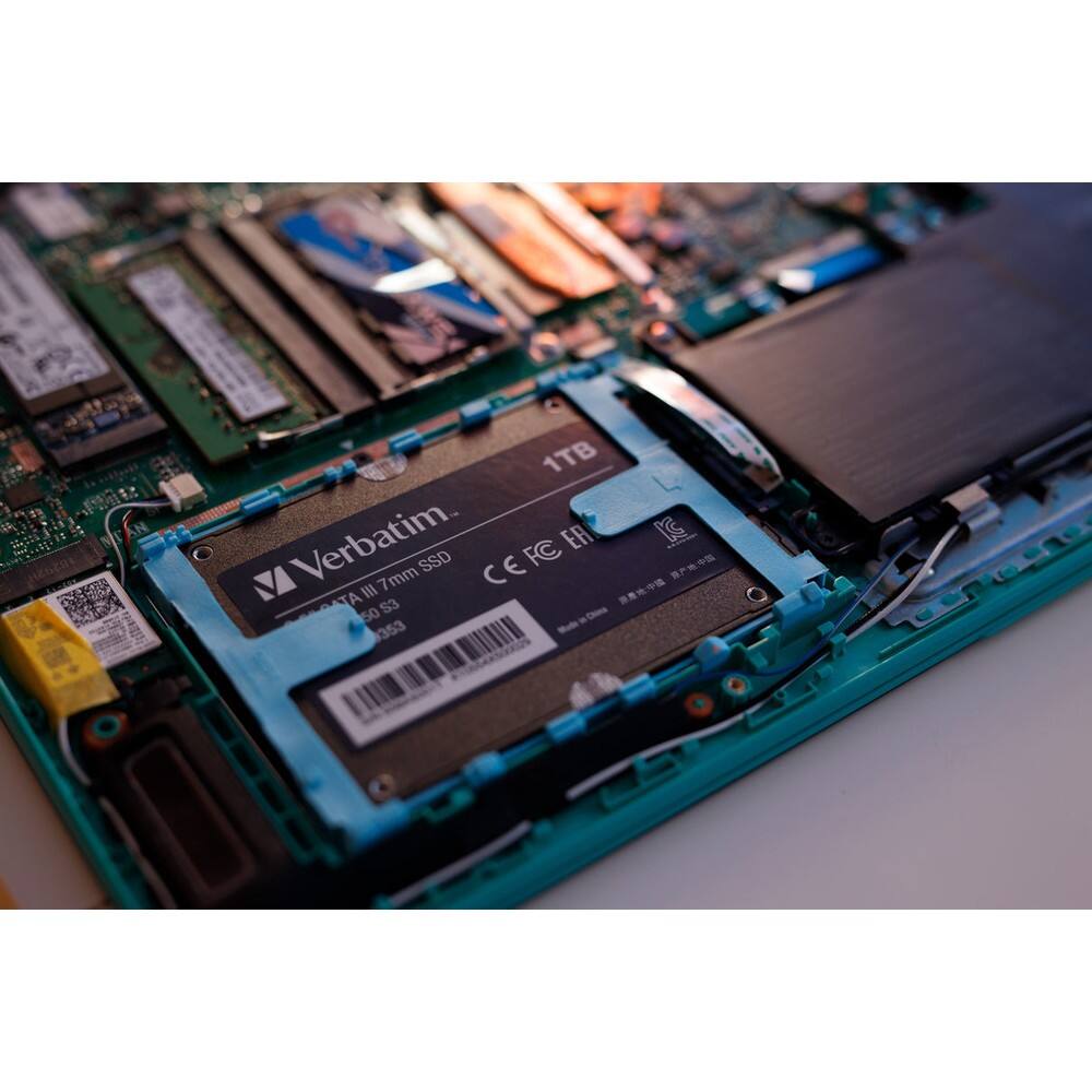 EZOs 1TB Verbatim. EA IG SSD CE FC - 7mm P II TA 50 S3 353 OTSIEA

Verbatim
1TB
SATA III 7mm SSD
CE FC
S3
353